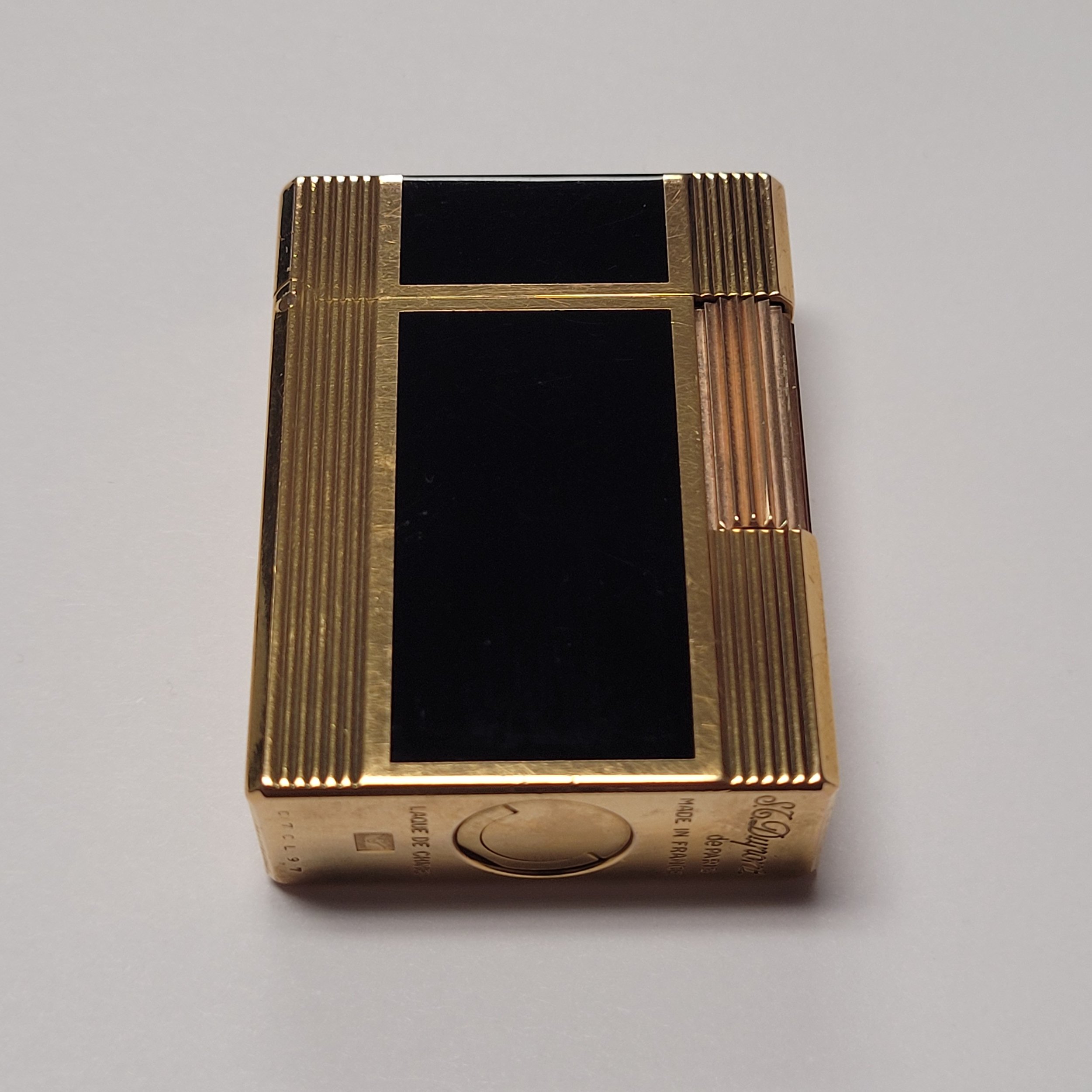 S.T. Dupont Ligne 1 Black Lacquer Gold Plated Lighter