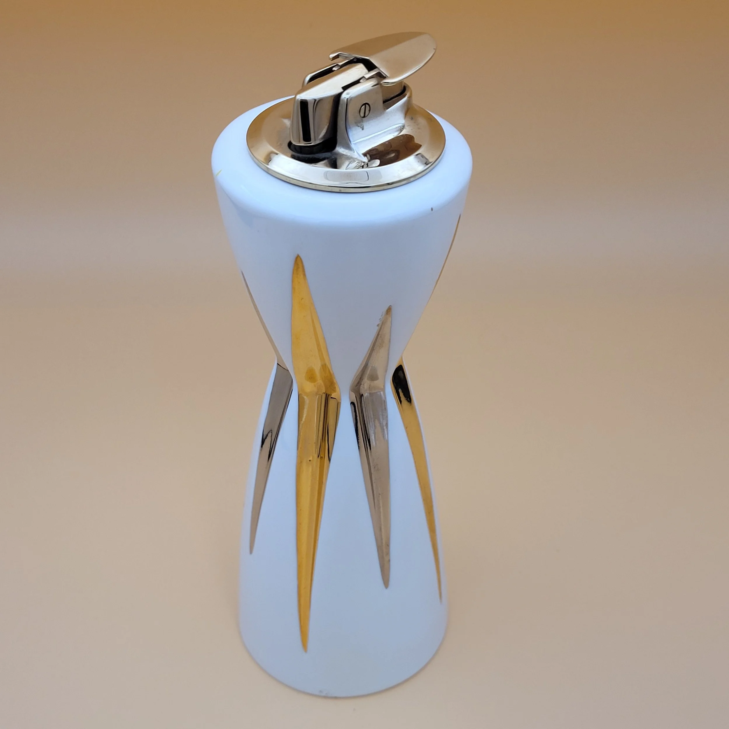 Vintage Ronson Varaflame Sunrise Table Lighter