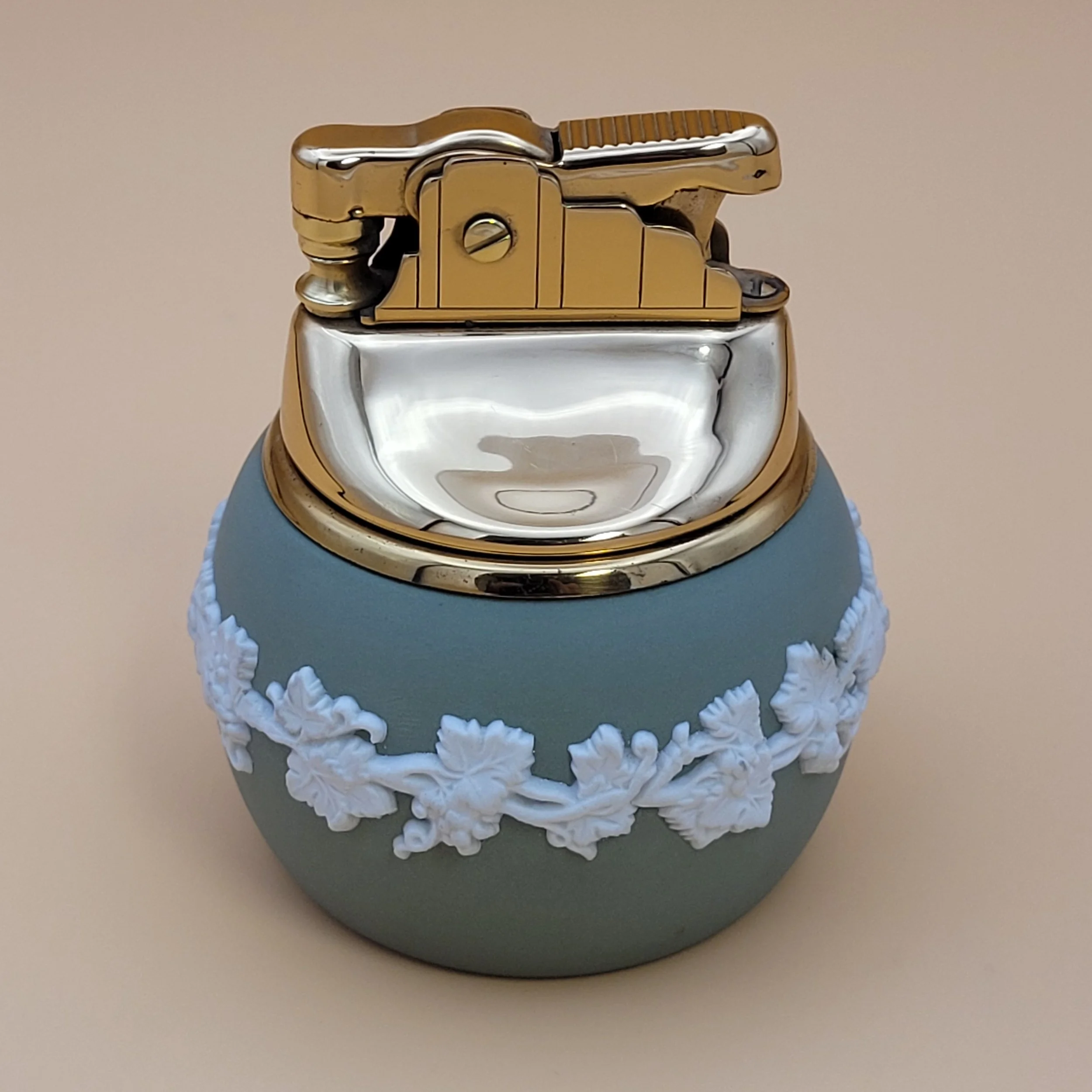 1960s Ronson Wedgwood Royalty Green Table Lighter