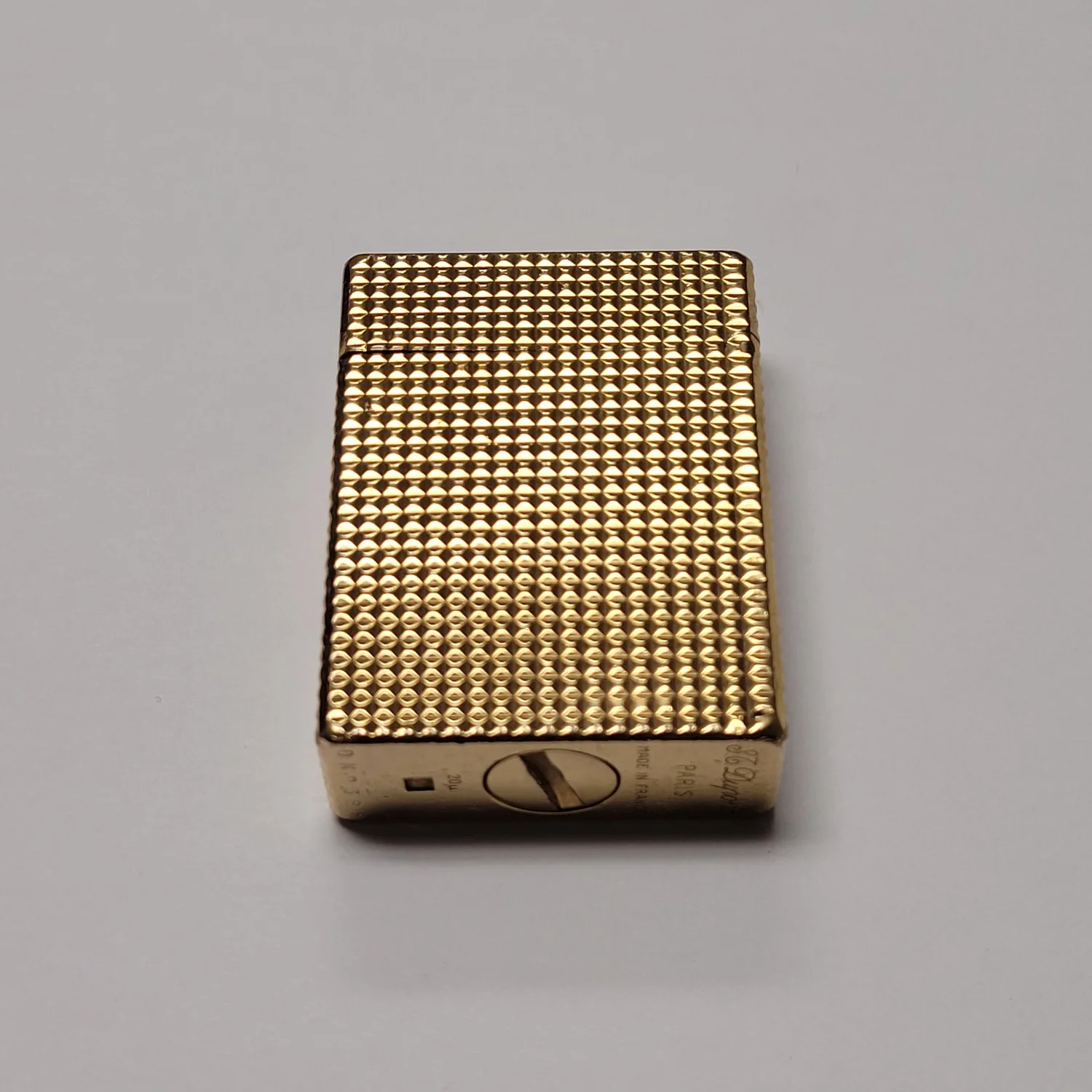 S.T. Dupont Standard Gold Plated Hobnail Design — Elegant Lighters 