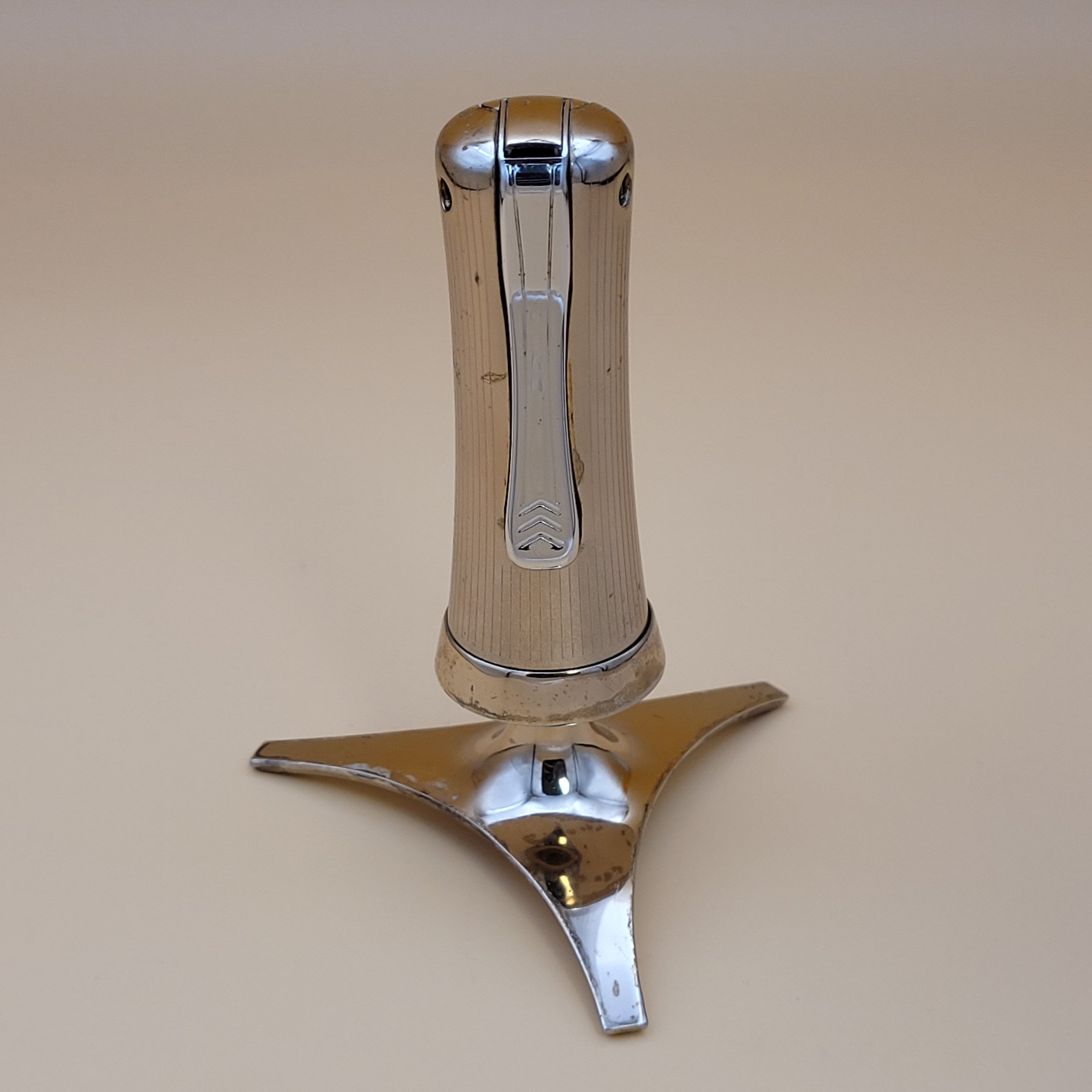 shop-high-end-and-vintage-lighters-elegant-lighters-selling