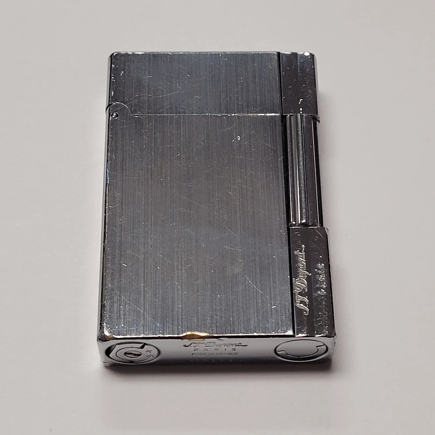 S.T. Dupont Gatsby Brushed Silver Plated Lighter — Elegant 
