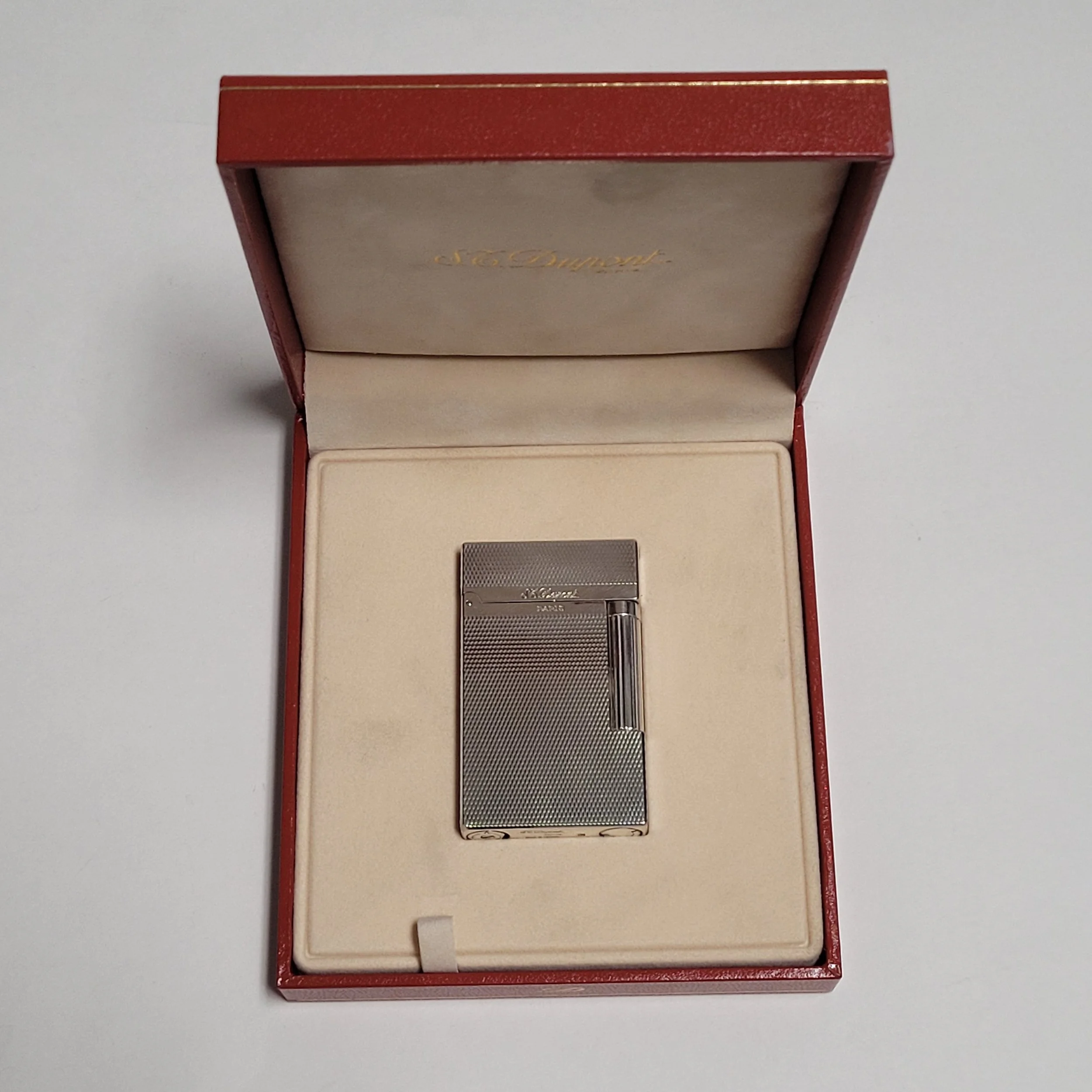 S.T. Dupont Ligne 2 Silver Plated & Barley Lighter