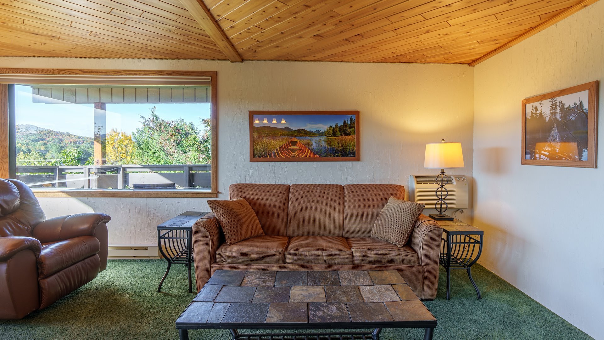 Premium King with Mountain View Balcony 4