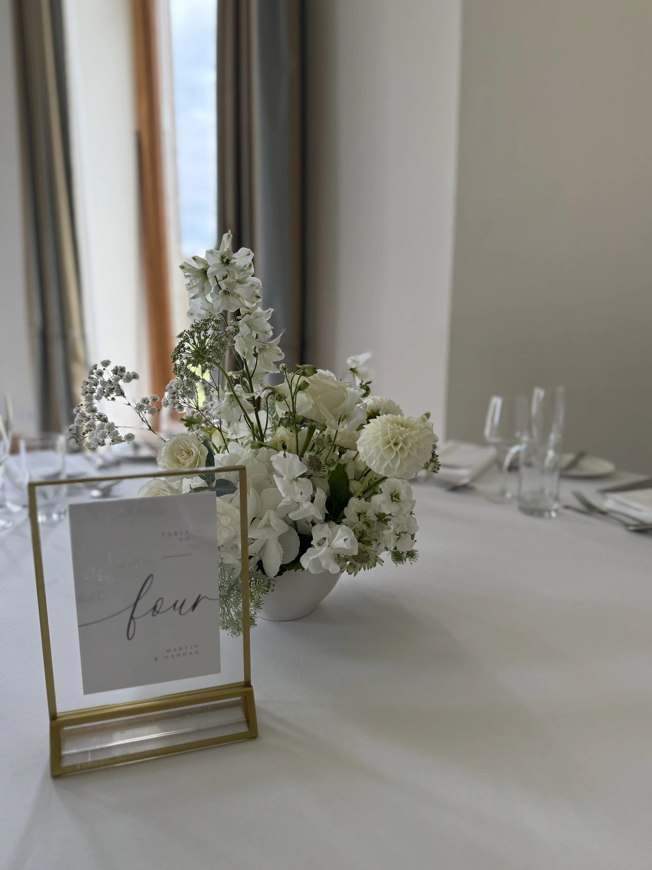 Low bowl designs as table centres