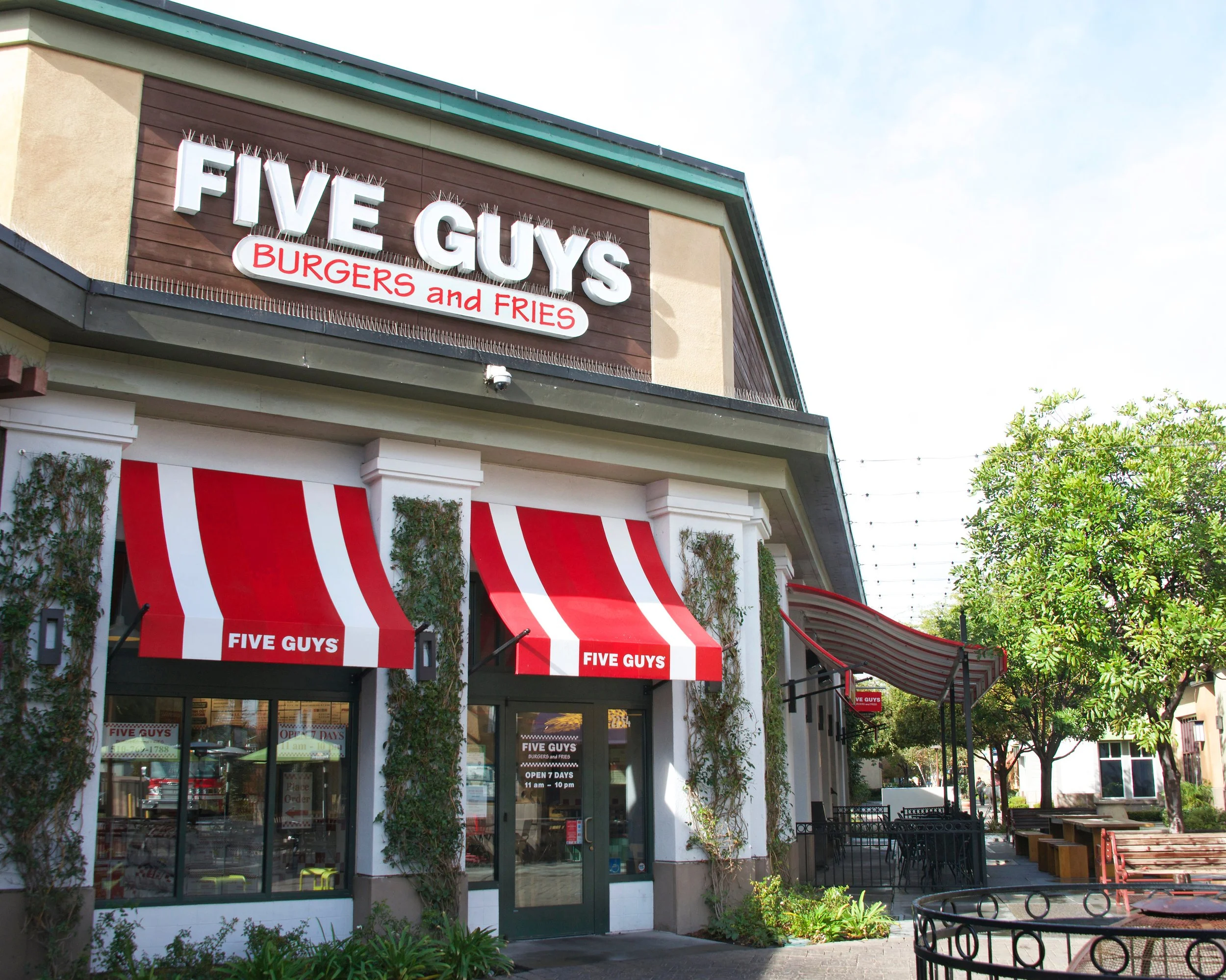 Five Guys_Exterior Signage_Awning