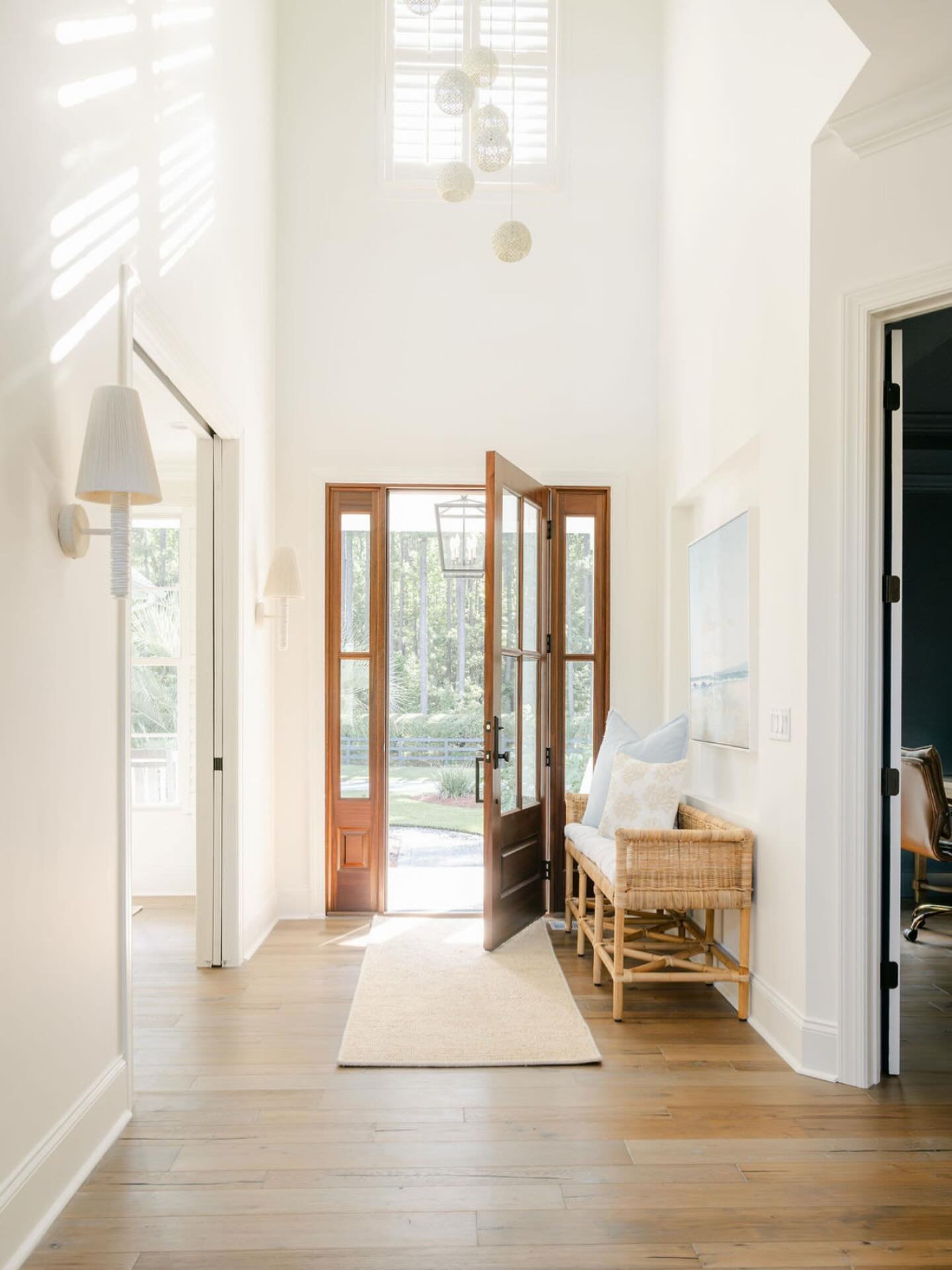 Welcome Home 🌿

Whether embarking on a new construction project, transforming spaces through renovation or enhancing your home with new furnishings + custom interiors, our dedicated team strives to deliver a seamless client experience that is both e