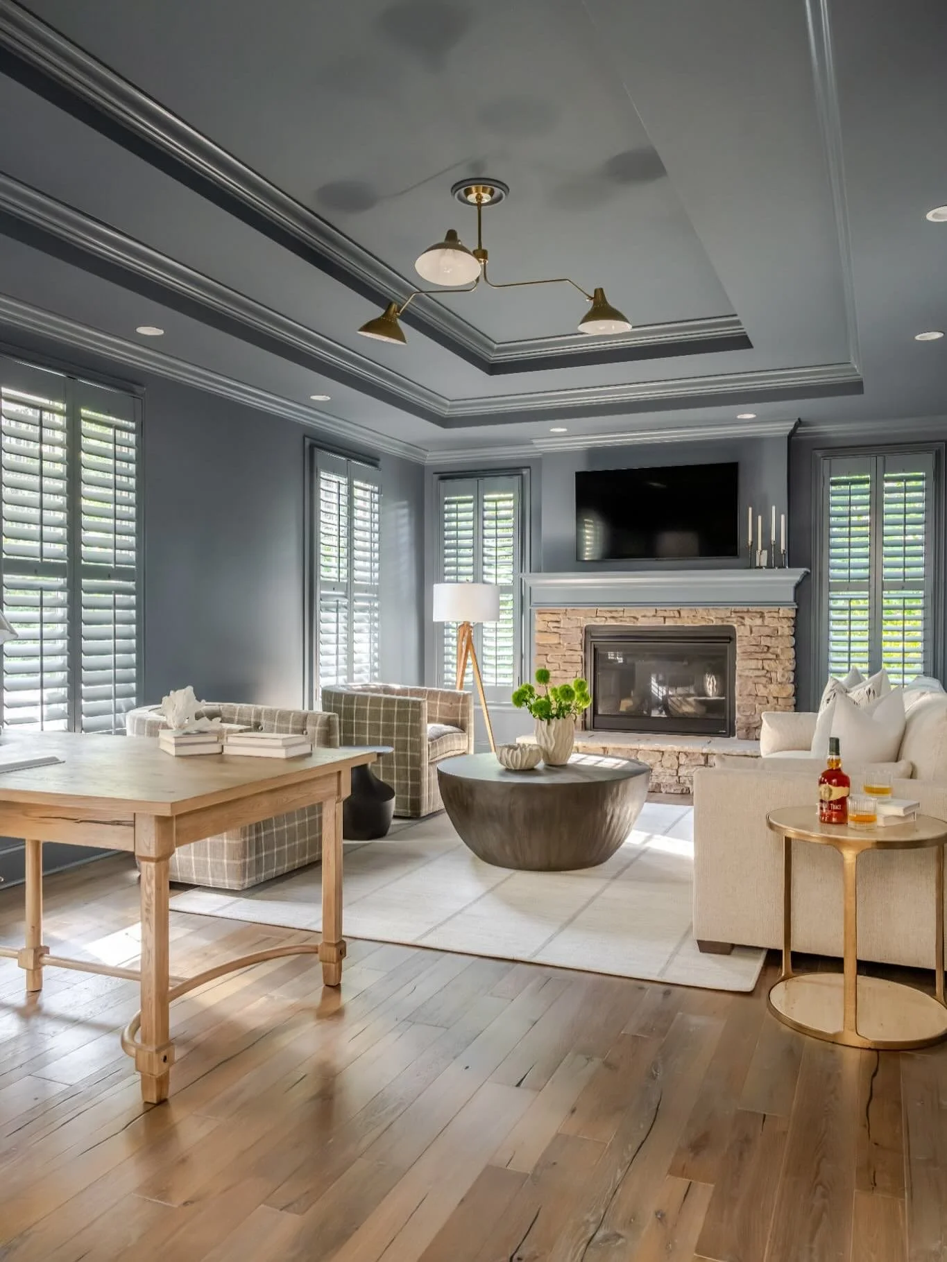 Introducing our #BerkeleyHall project&rsquo;s home Office: A space that redefines the art of working from home ✨

We color drenched the entire space in a dramatic, moody blue to create a cosy cocoon of color, used on the walls, trim, shutters, ceilin