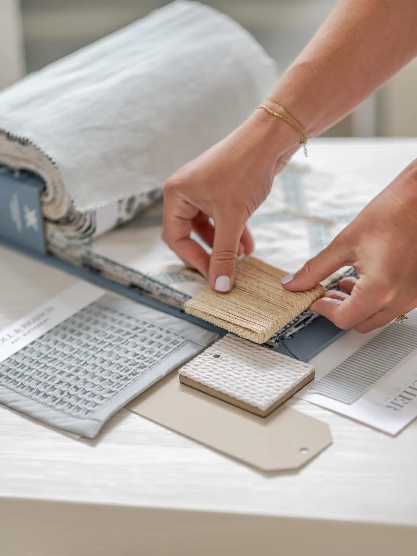 Elevate your home with the luxury of Ellen Nicole Home&rsquo;s full service interior design services for a customized, seamless experience to make your dream home a reality ✨

We take a personalized approach, developing design plans tailored to your 