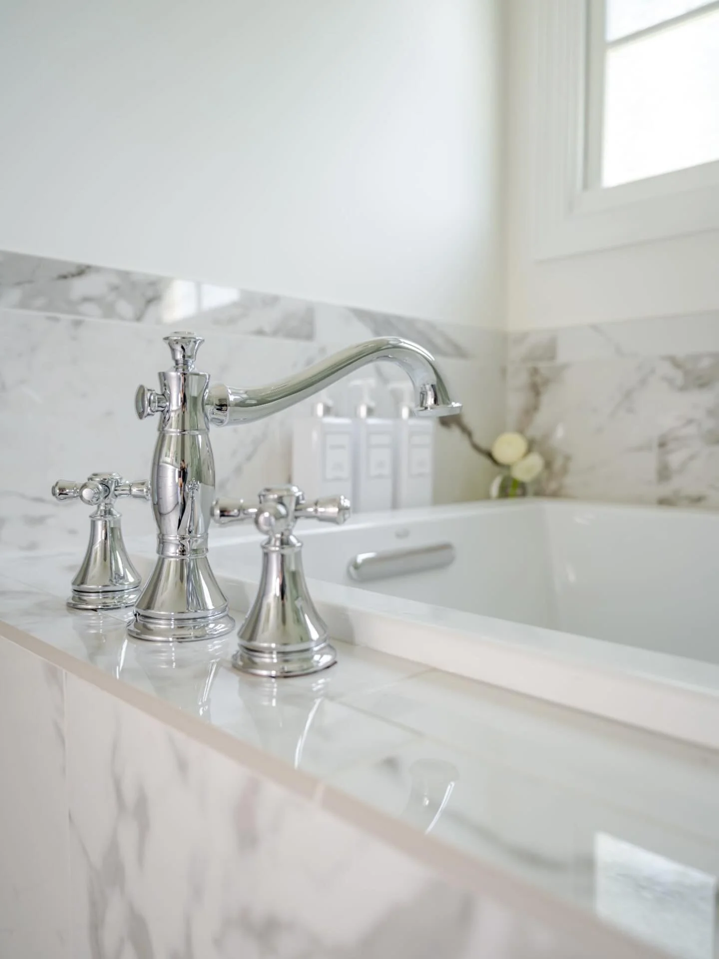 We&rsquo;re ready for another busy week at @ellennicolehome with client meetings, site visits, installations + onboarding calls for new 2026 projects ✨ 

info@ellennicolehome.com | www.ellennicolehome.com 

#interiordesigner
#blufftoninteriordesigner