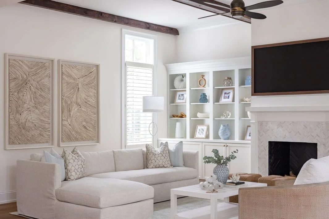 G R E A T  R O O M  D E S I G N ✨

Typically the focal point + largest space of the home, Great Rooms are not only high-traffic areas but in an open concept floor plan, they set the scene for the rest of the space✨

Our #palmettobluff project&rsquo;s