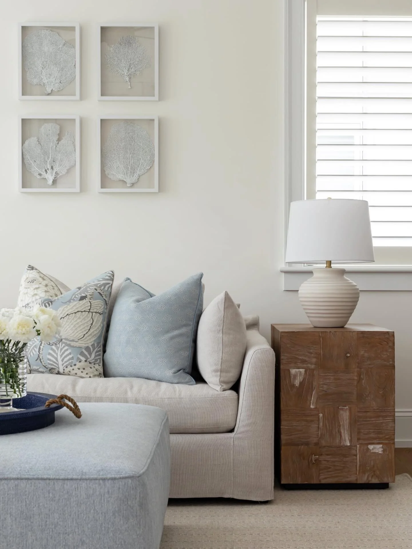 Elegant Coastal Chic ✨

Interior Designer: @ellennicolehome 
Photographer: @jaclynkingphoto 

info@ellennicolehome.com | www.ellennicolehome.com

#interiordesign
#homedesign
#designinspo
#homedecor 
#palmettobluff