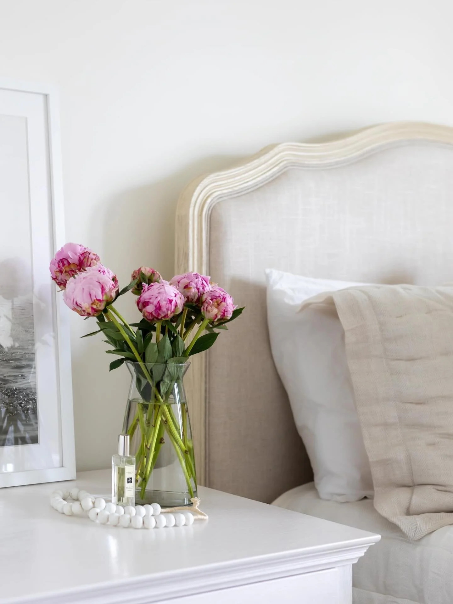 Timeless Details 🌿

Interior Designer: @ellennicolehome 
Photographer: @jaclynkingphoto 

info@ellennicolehome.com | www.ellennicolehome.com

#interiordesign
#homedesign
#designinspo
#homedecor 
#furnishings