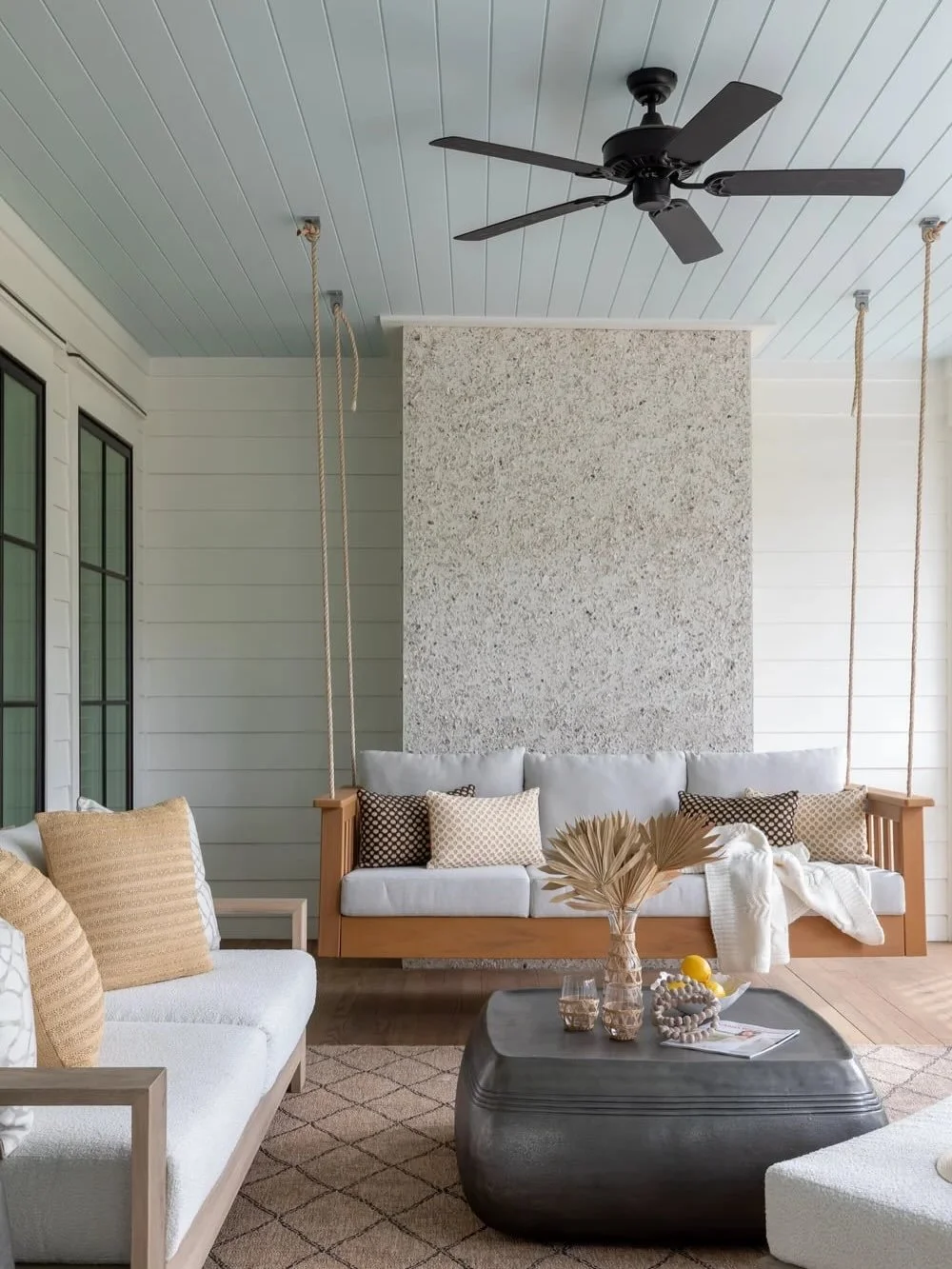 Outdoor Patio Perfection 🌿

Interior Designer: @ellennicolehome 
Photographer: @jaclynkingphoto 

info@ellennicolehome.com | www.ellennicolehome.com

#interiordesign
#homedesign
#designinspo
#homedecor 
#furnishings