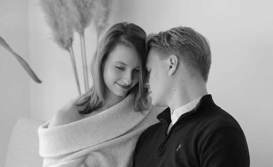 boek een liefdesshoot bij olgavandenbergfotografie