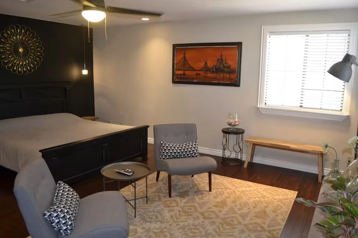 BEDROOM.jpg