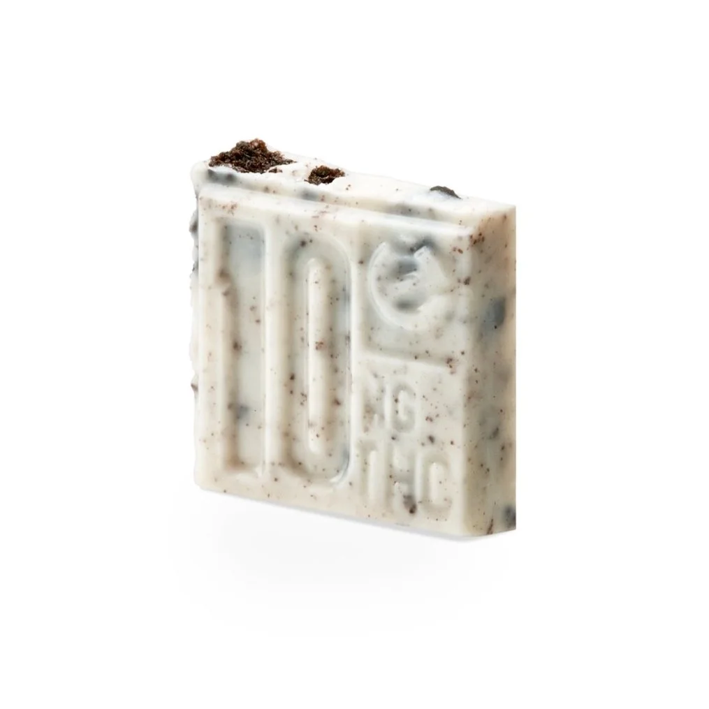 Incredibles_111720_Chocolate_Square_CookiesandCream.jpg