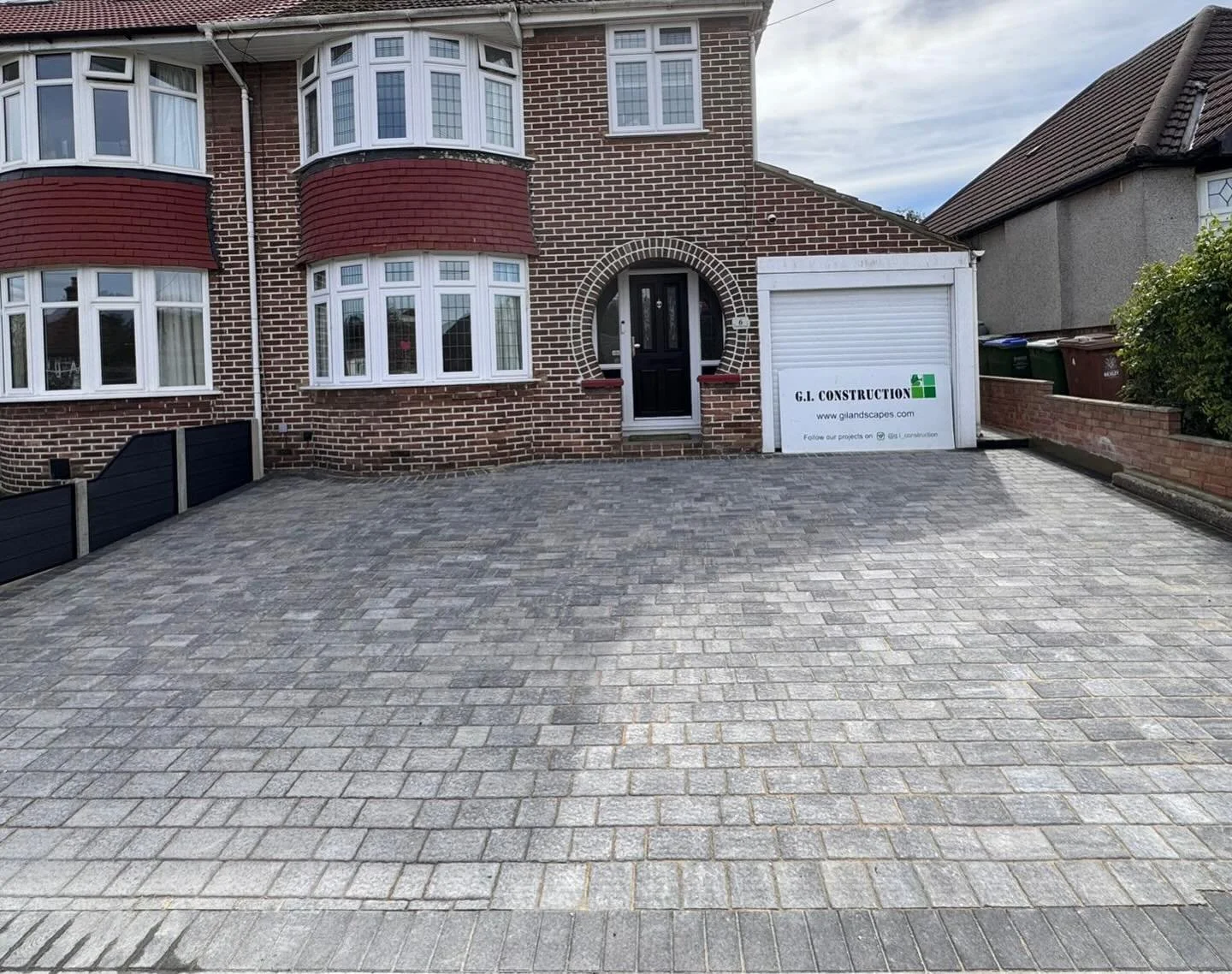 &lsquo;Barnehurst Project&rsquo;
Completed Today&hellip;..

Lovely new driveway with new composite fence ✅

@louapple36 &amp; @stephendd007 Thank you for choosing @gilandscapes &amp; @g.i_construction it&rsquo;s been a pleasure carrying out our 3rd p