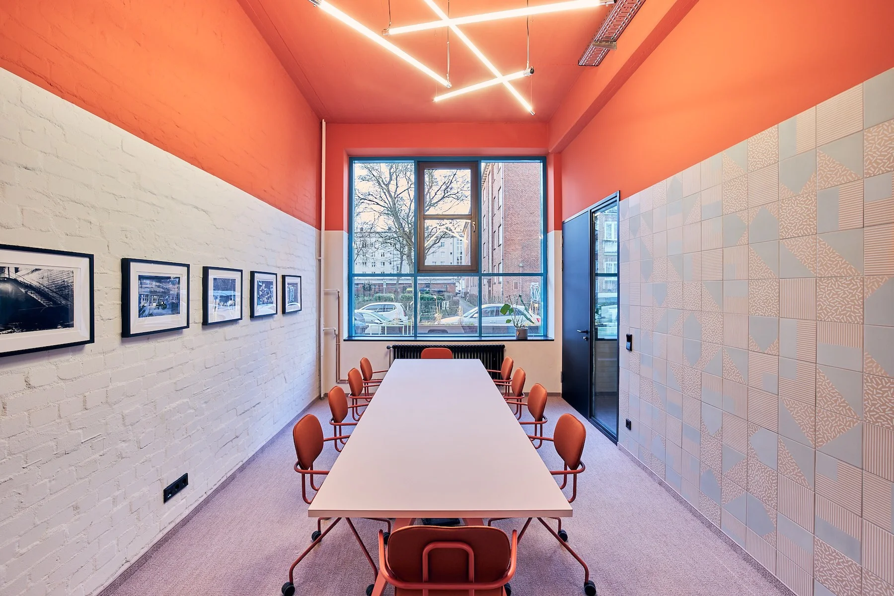 Start-Up Hub Hamburg-Altona – Bürogebäude mit Fassade aus karbonisierter Lärche (Yakisugi)