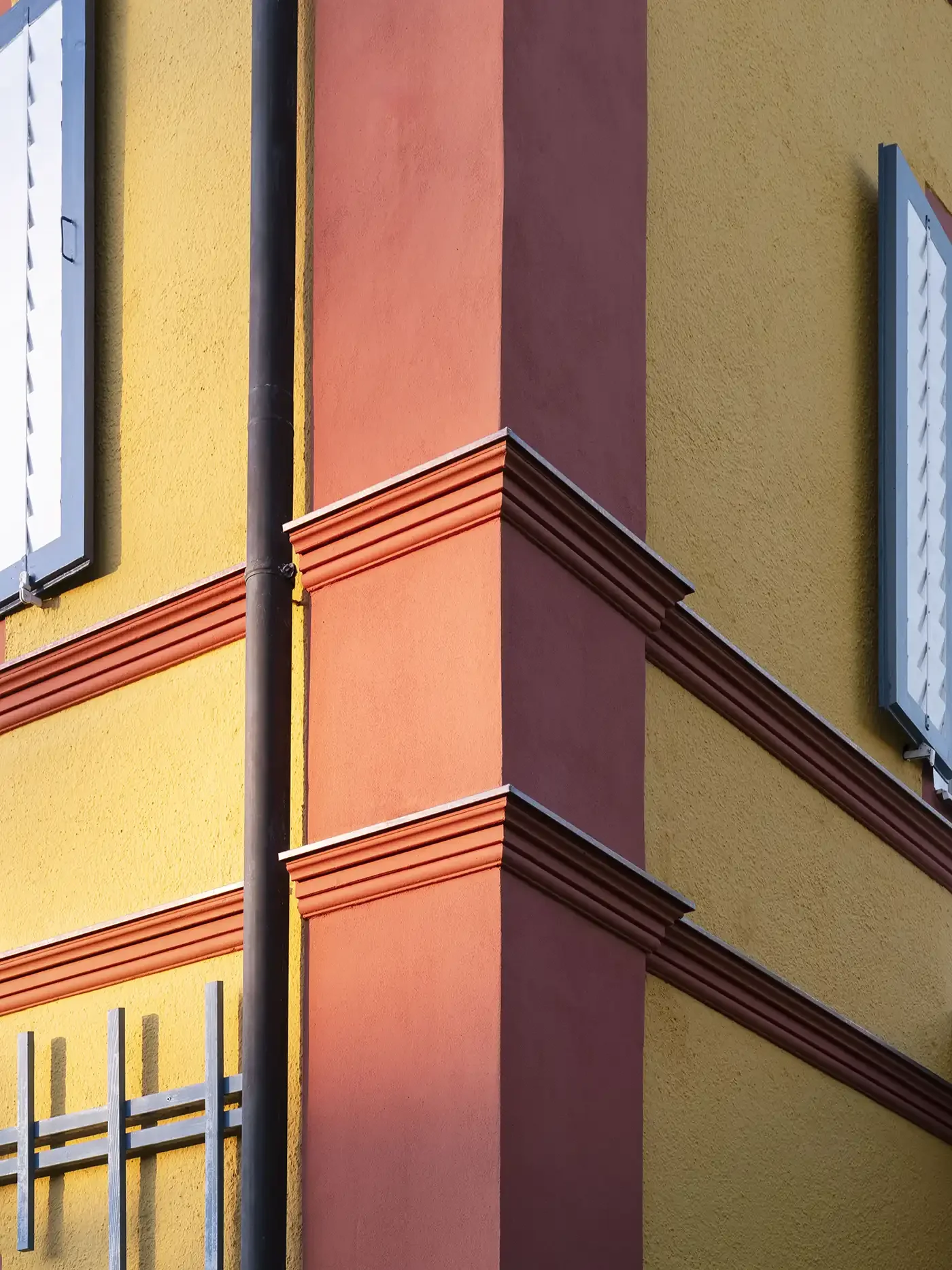 Detail Gesimse und Eckausbildung