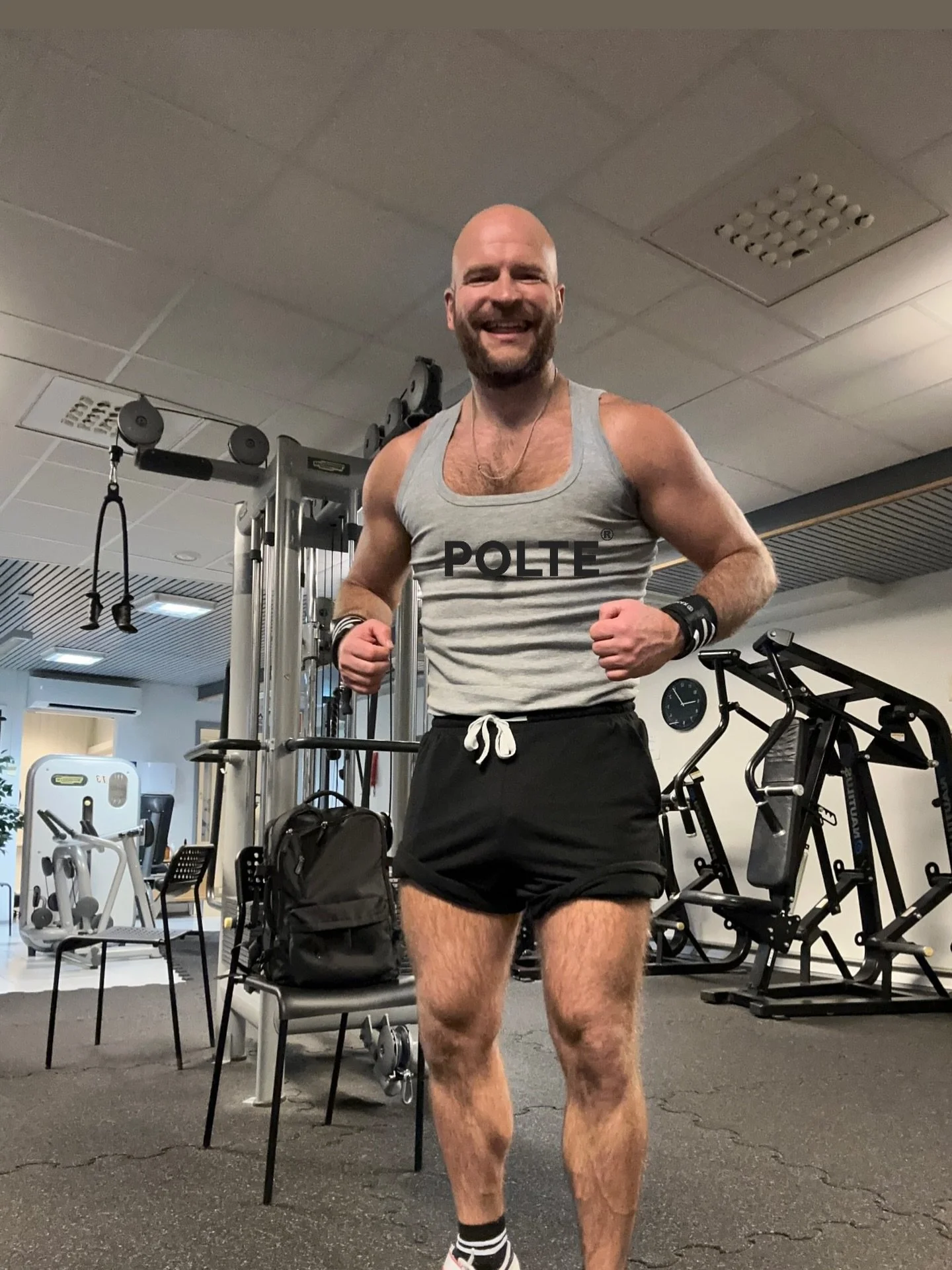 🔥 POLTE&reg; Radikaali muutos
Uusi valmennus nyt 80 % alennuksessa! 🤯🔥

Muuta min&auml;kuvasi. Muuta el&auml;m&auml;si.

Suurin este kehon muutokselle ei ole treeni.
Ei ruokavalio.
Ei kiire.

Se on min&auml;kuva.

Jos et n&auml;e itse&auml;si onni