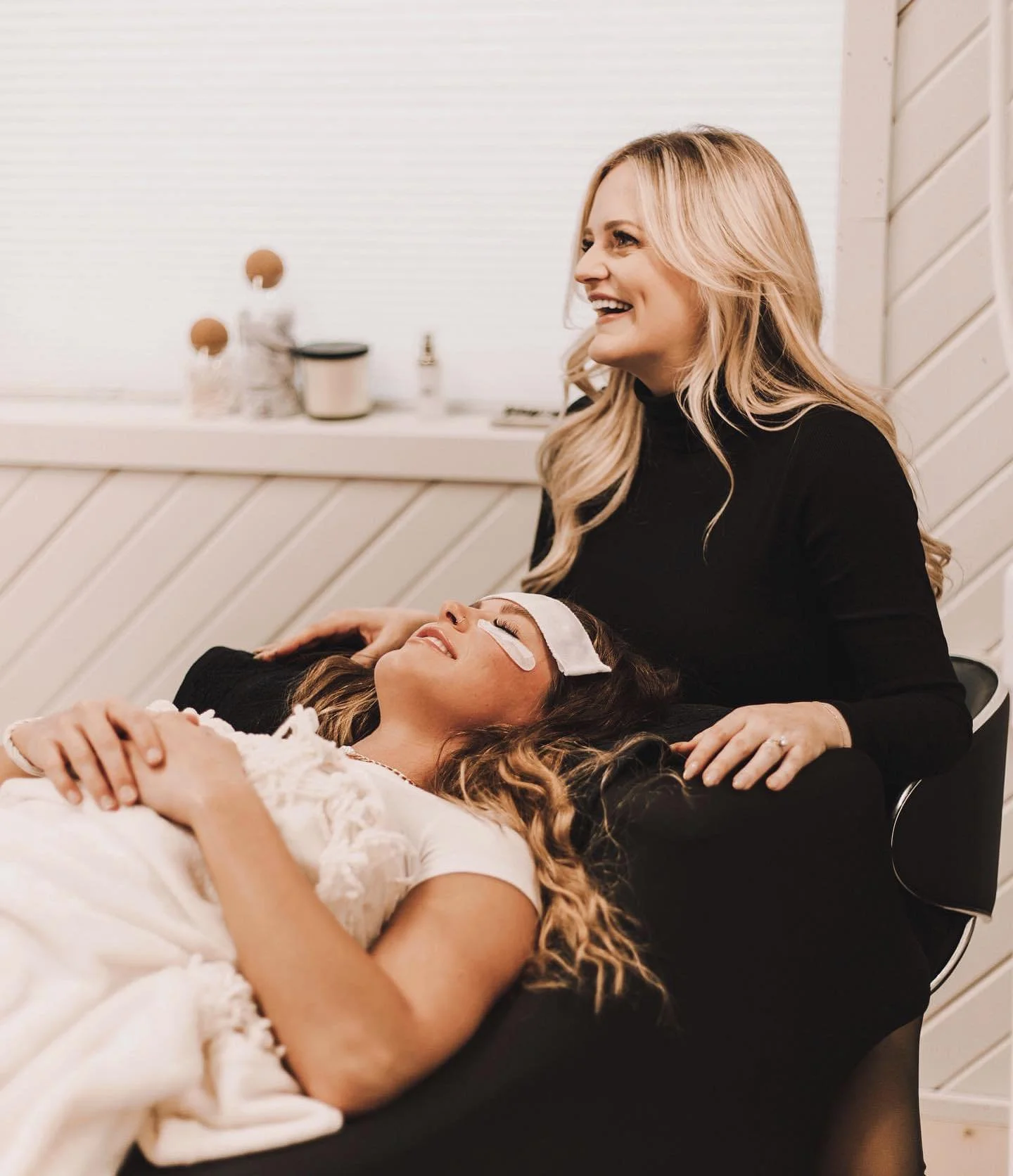 She’s back!!
| Lashes & Brows by Savannah |
After 2 years of teaching and working behind the scenes, Savannah is back on the floor doing what she loves the most! Now that our current two apprentices have graduated to the floor, her books