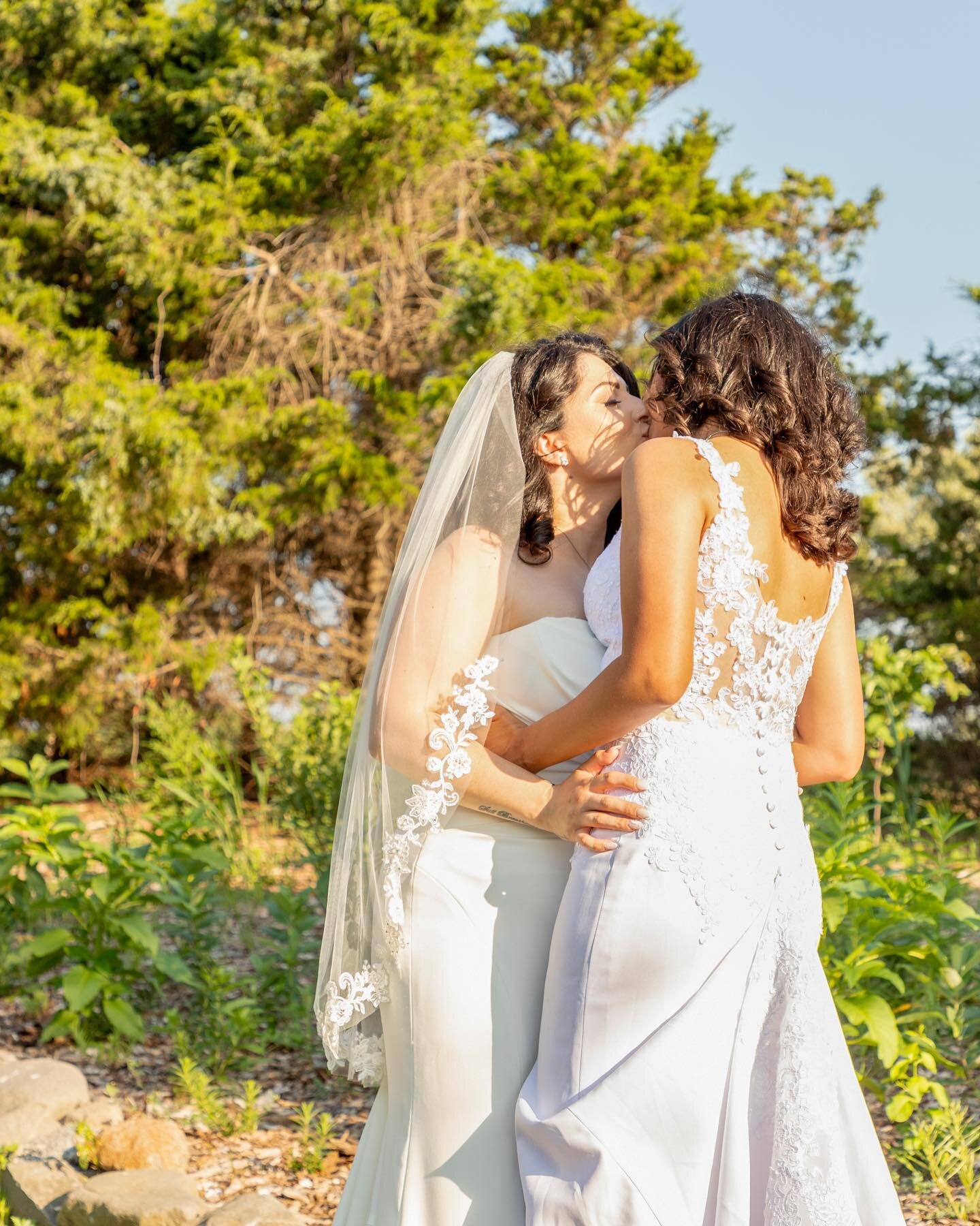 Brianna and Anai 💚🌞
&bull;
Now booking 2024 weddings! Message me to save your date!🥰