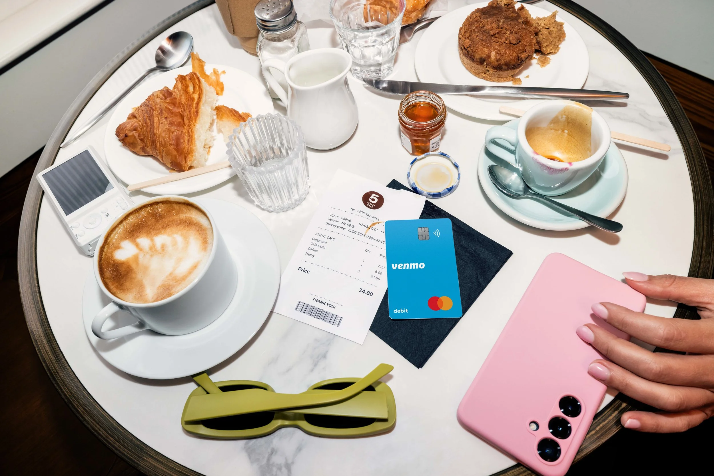 VENMO_2025_SHOPPING-TABLE-LAYFLAT-1518-V02.jpg
