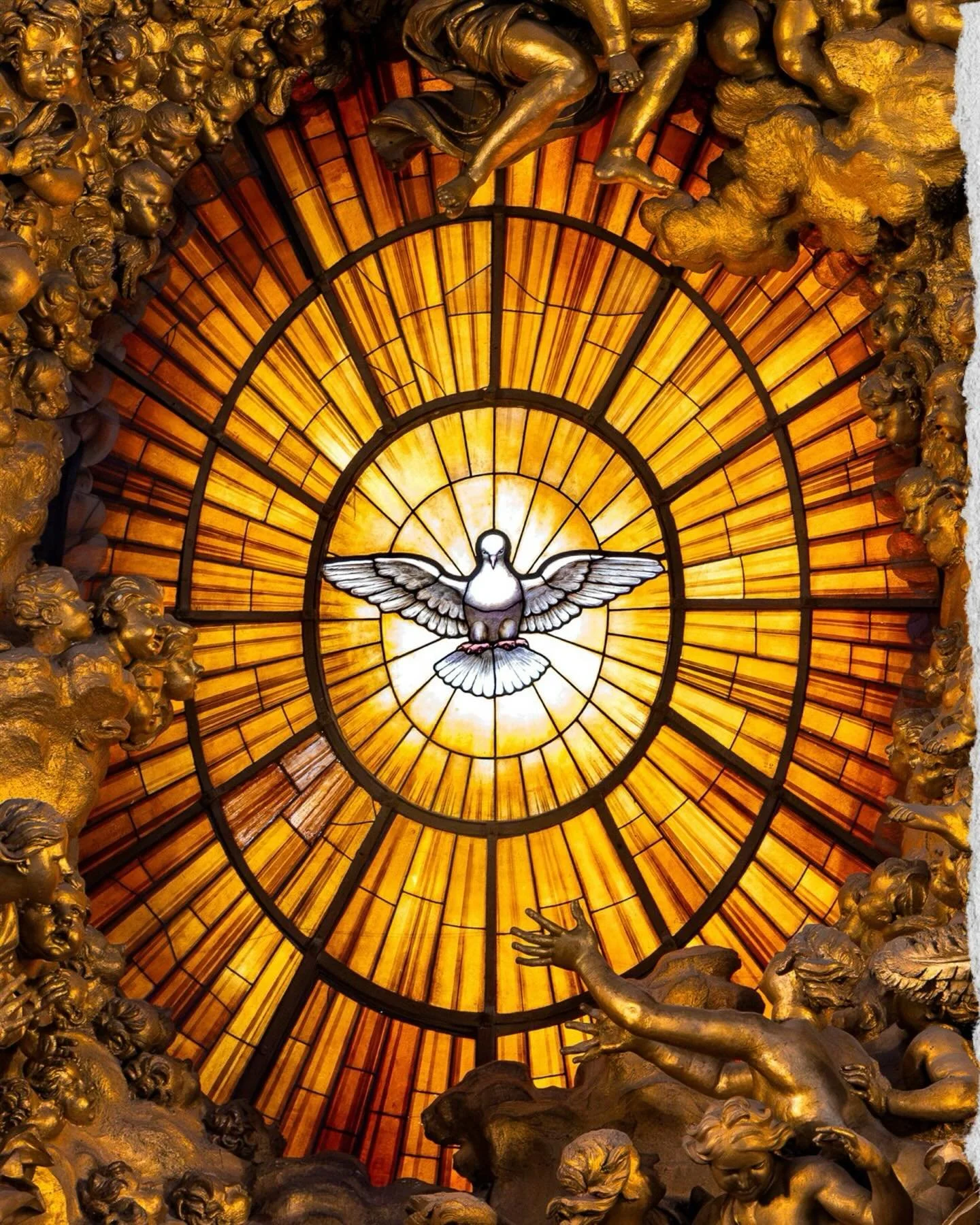 We came for the city&hellip; and kept getting stopped by the ceilings! 

#imageandfilm 

#incentivetravel #incentivephotographer #phototraveling