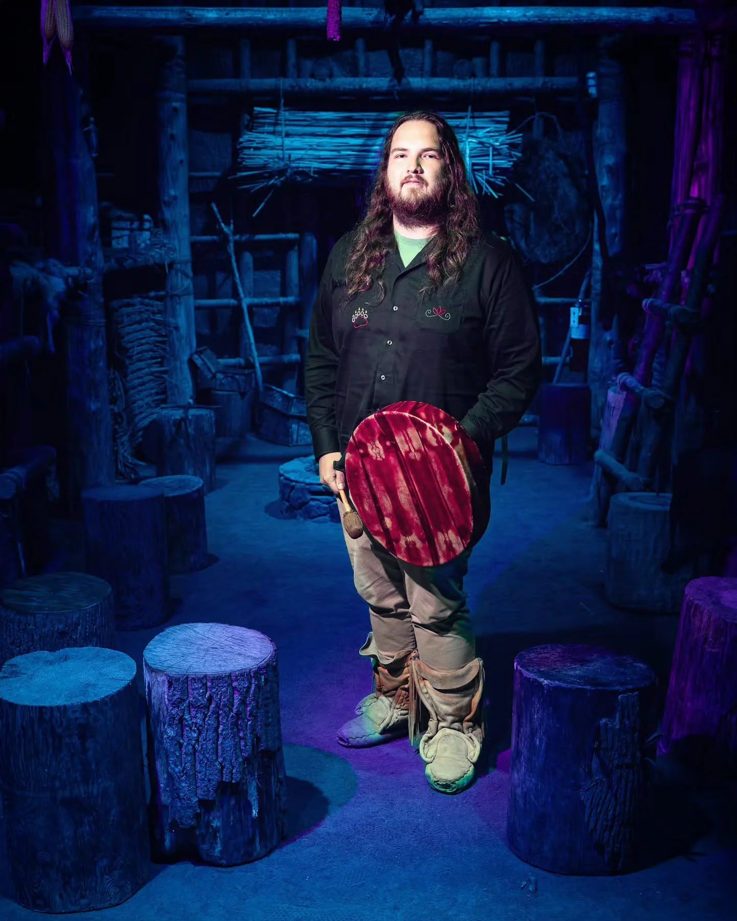 Sleeping in a Longhouse in Wendake!

Last night, we didn&rsquo;t just visit Qu&eacute;bec City, we time-traveled.

Just 20 minutes from Old Qu&eacute;bec, we spent the night inside a traditional Huron-Wendat longhouse in Wendake. 

This wasn&rsquo;t 