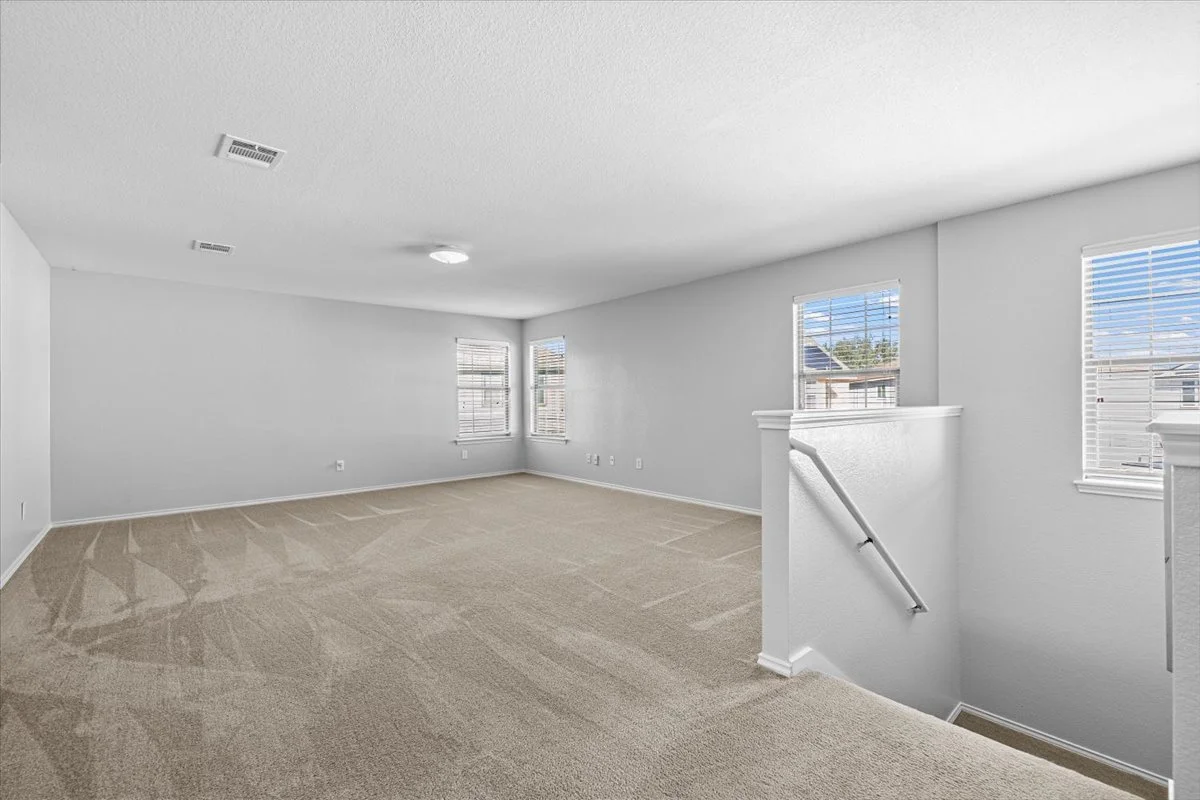6 - Upstairs Living 1.jpg