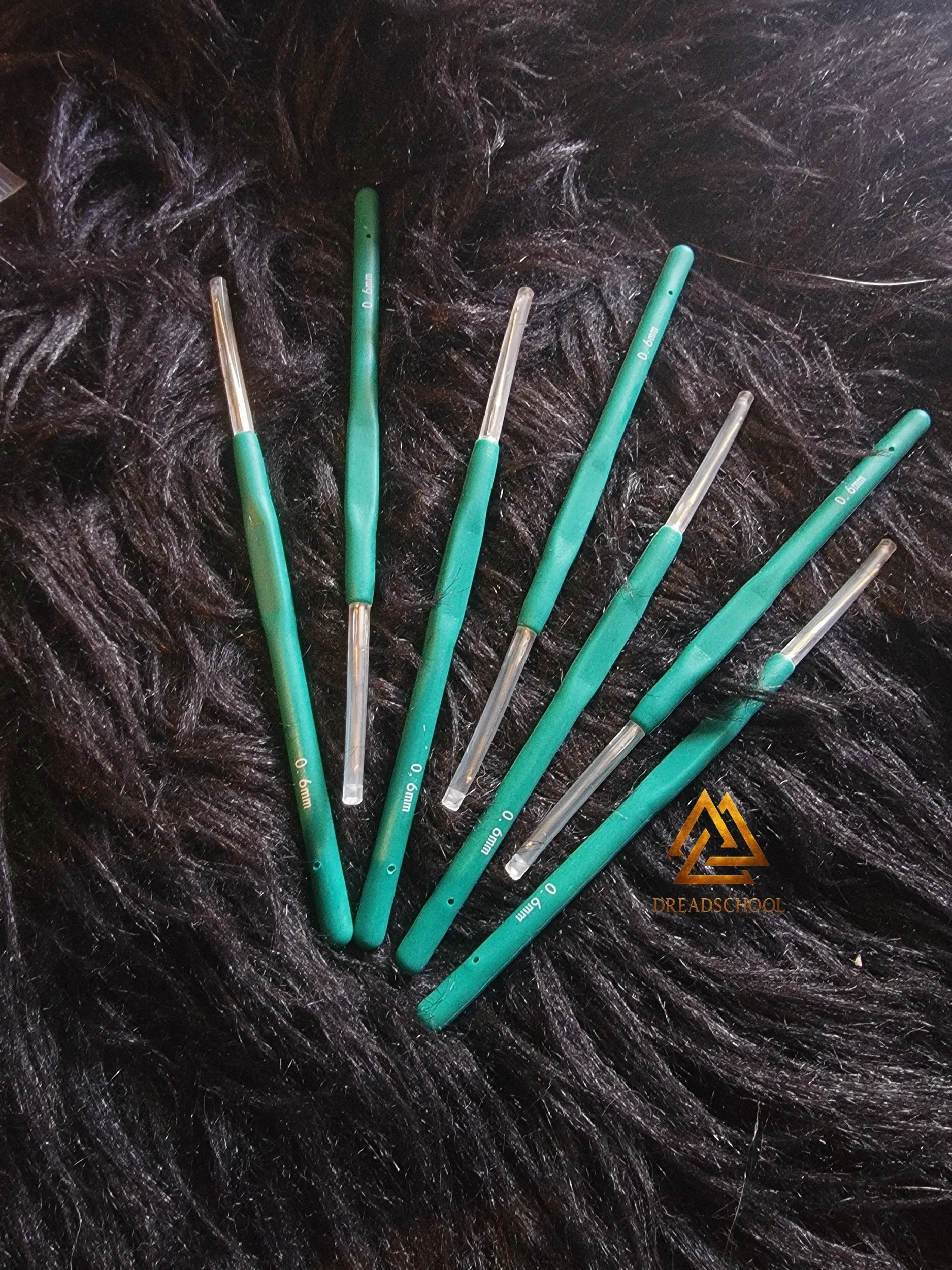0.6 (dark green)