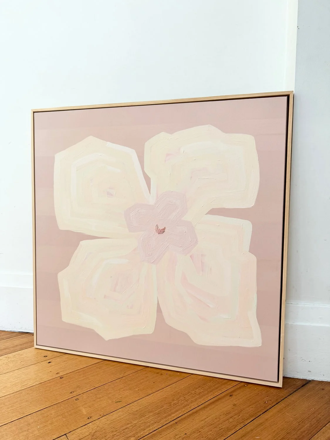 elspeth_leaning_KS0426.jpg (Copy)