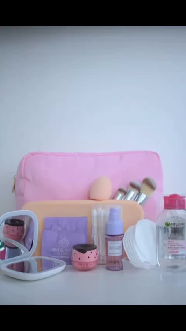 The Explorer is now on sale for a limited time at $79.99. Check out mimiandyvestravelessentials.com
#travelessentials
#worldtraveler
#beautyhaul
#smallbusiness
#mimiandyves
#instatravel
#vacation
#gifts
#traveling