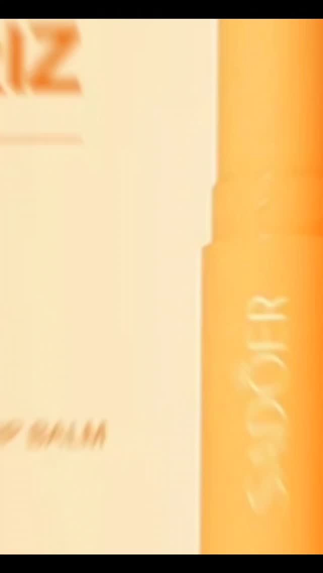 The Sadoer Vitamin C Moisturizing Lip Balm is the must-have product for lip care. It contains orange extract, which helps to refresh and moisturize your lips, leaving them soft, smooth, and shiny. Plus, it’s perfect for dry, dehydrated lips. Br
