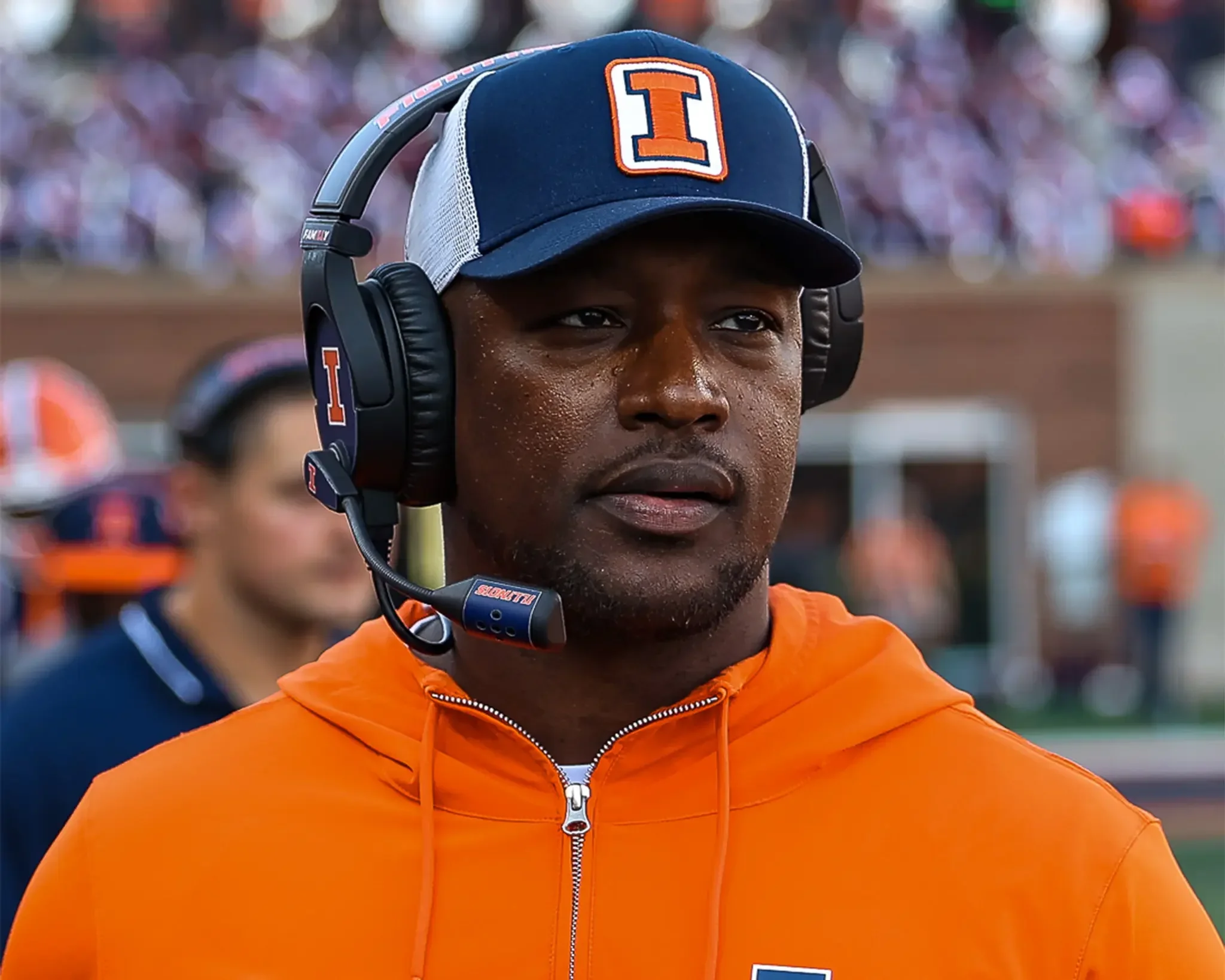 Notre dame set to hire aaron henry as db coach