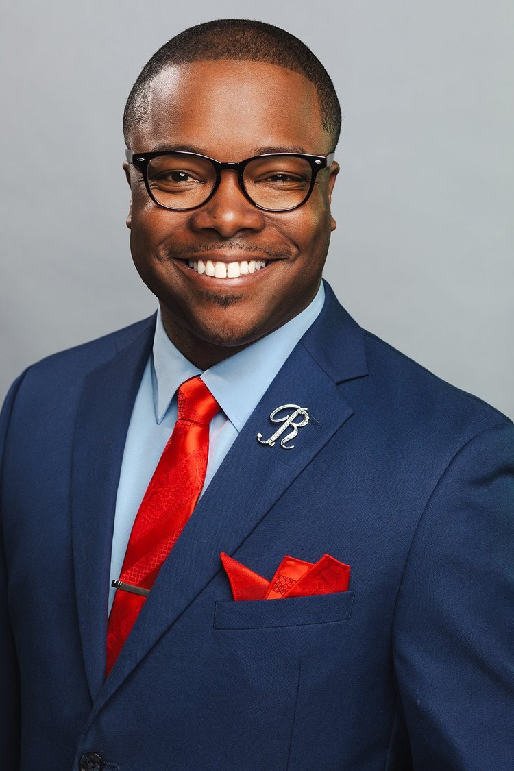Austin executive headshot in a suit