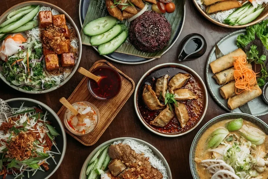 Wide assortment of colourful, quality vietnamese vegan dishes.