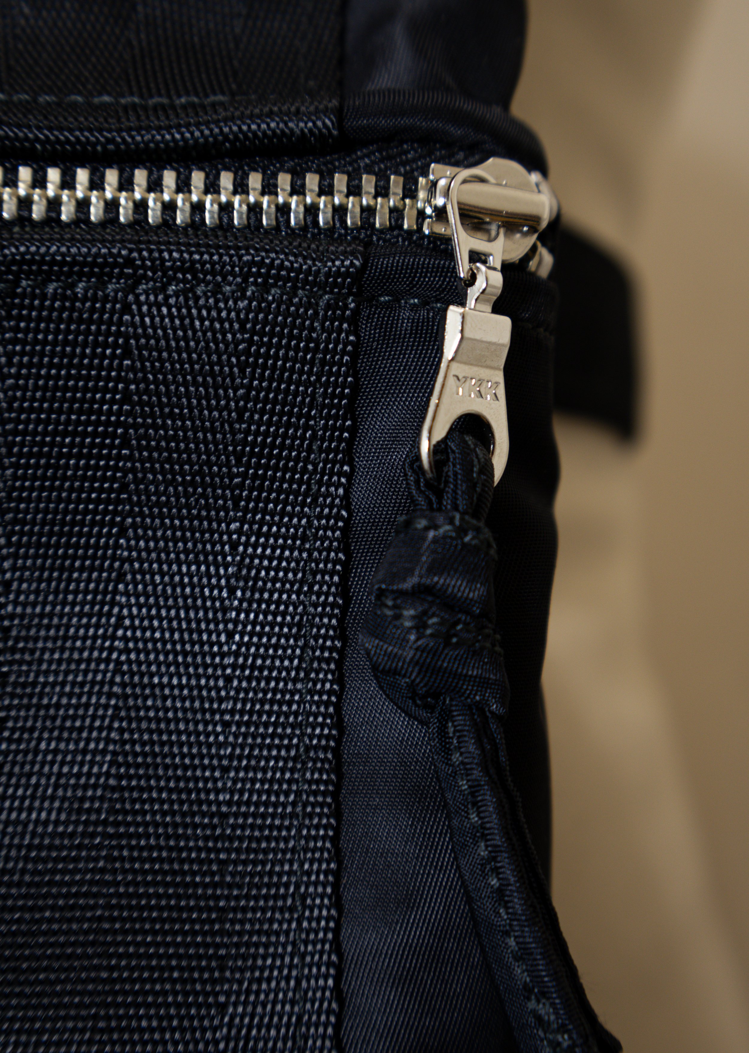BLKBRDBAG_DETAIL_02.jpg