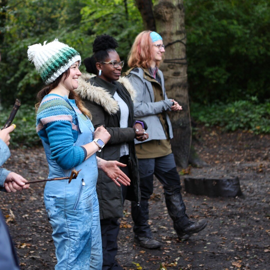 these are some of the wonderful trainees (and our amazing rosalyn in supporting role) on our current cohort, training to become forest school leaders with @richardskreinoutdoors 

bookings are now open for our 2024-25 cohort on our forest school lead