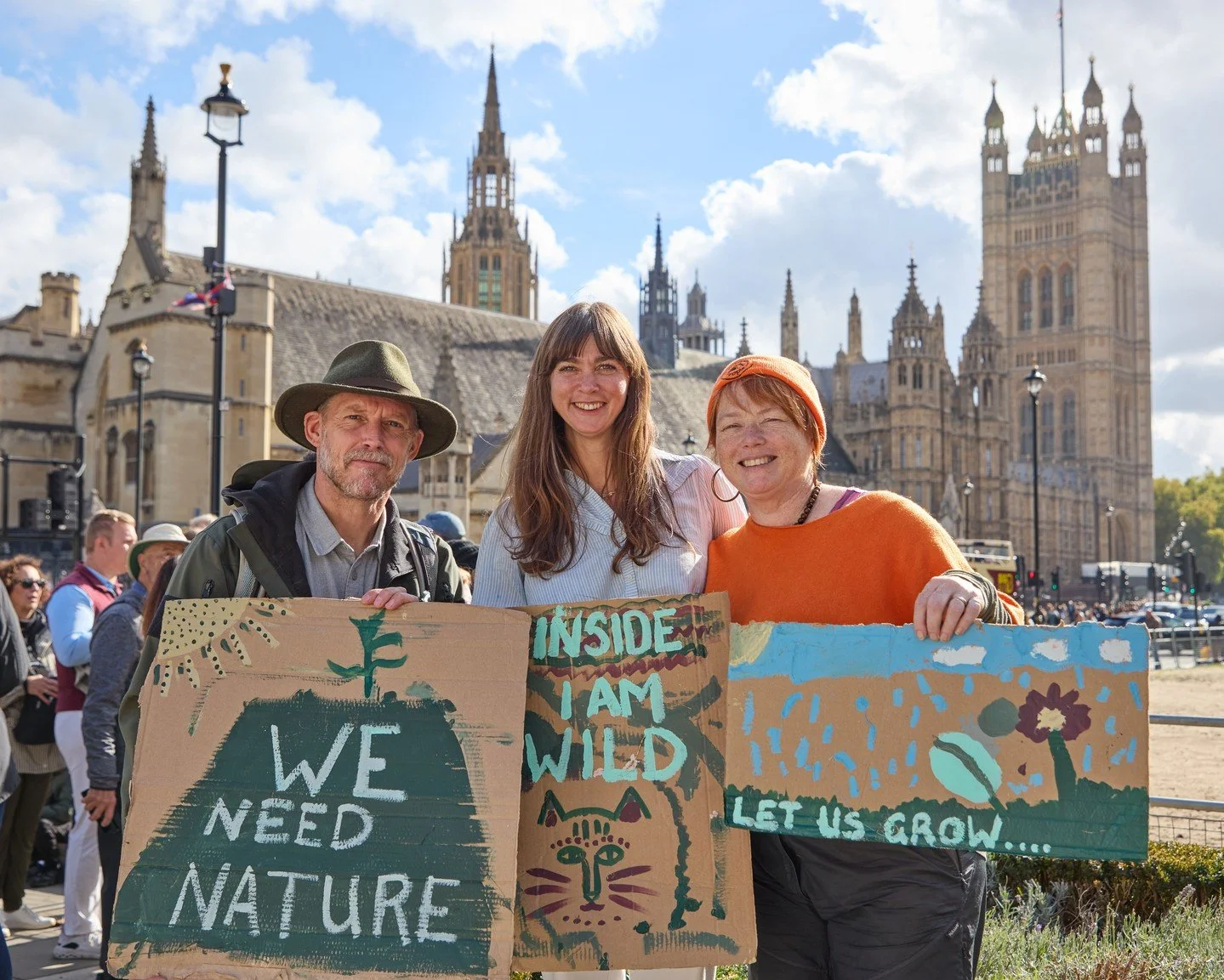 WHAT A DAY! 🌳🎶

Yesterday we grounded, sang and connected our way from Trafalgar Square to Parliament Square - children, families and educators filling Westminster with Wild Ones songs, beautifully held by Rosalyn, and so much joy for a nature base