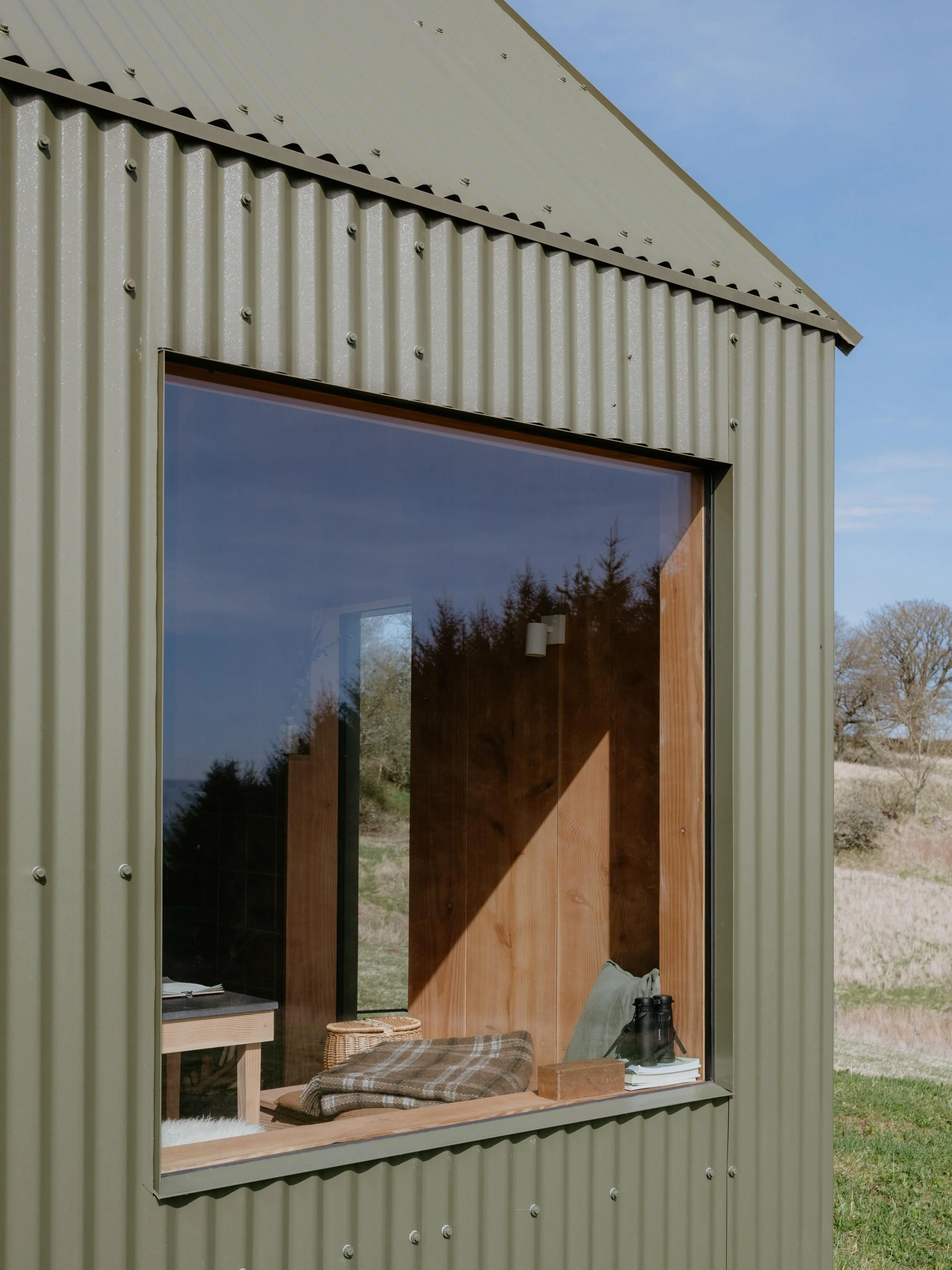 Why is it called The Pitmiddle Hut? Well, it&rsquo;s situated meters from the abandoned village of Pitmiddle, however, the site would have originally been part of the Pitmiddle pendicles (small pieces of land associated with each house/smallholdings)