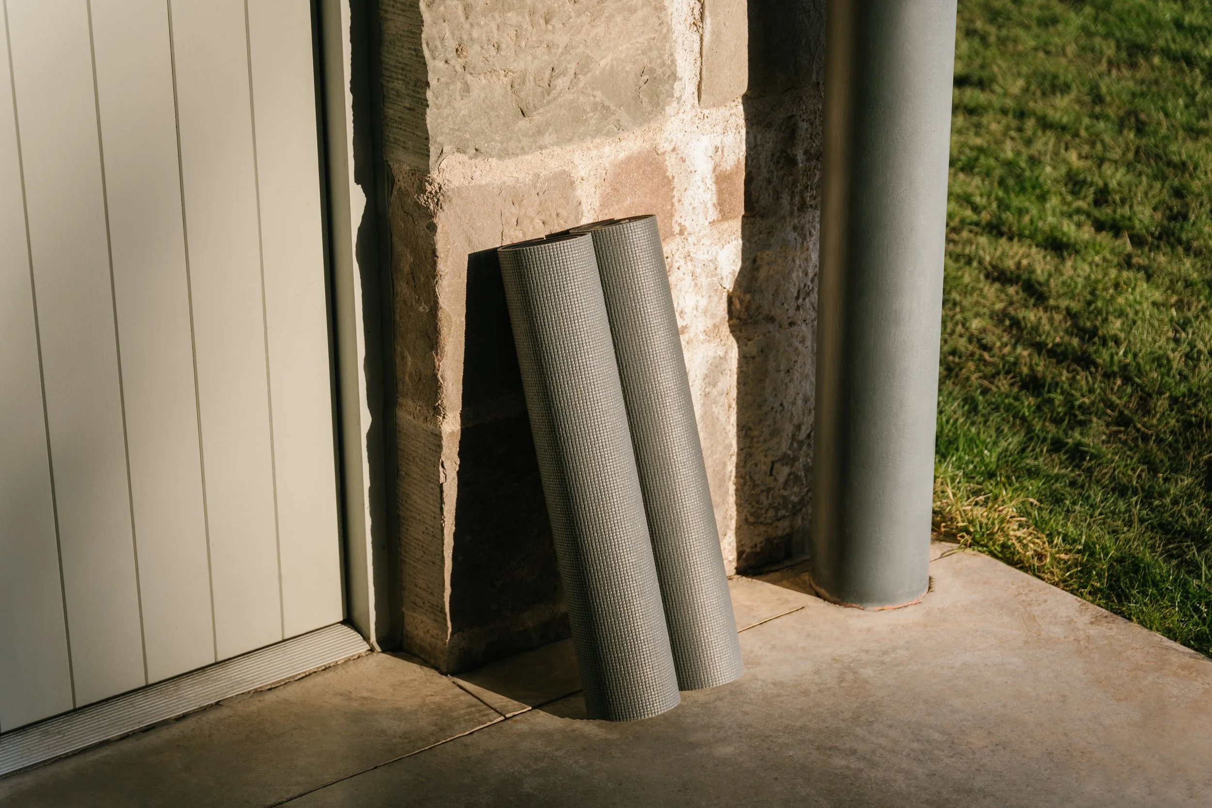 THE ART OF SLOWING DOWN. MONDAY EVENING YOGA  WITH EVY