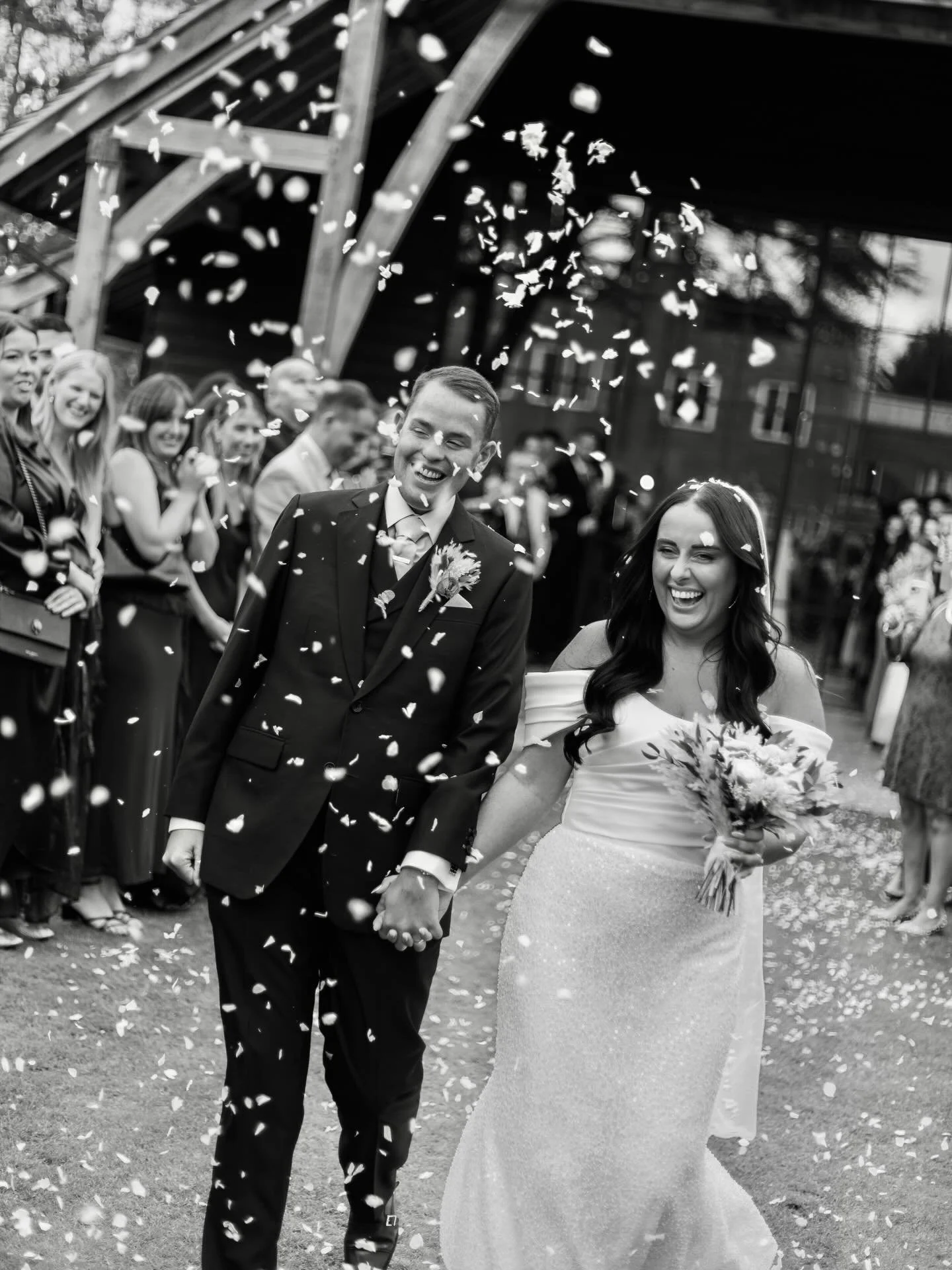 𝑃 &amp; 𝐽 | @thepostbarnberkshire ✨

Bringing it back to Portia&rsquo;s and James stunning and stylish wedding day in November at one of my favourite venues - the beautiful @thepostbarnberkshire 🤍

Their bridal party brought all the vibes and we h