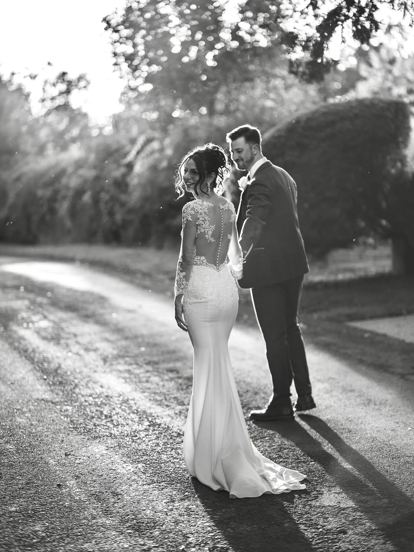 𝐾 &amp; 𝐶 | @clockbarn 🤍

What a perfect day capturing Kurtis &amp; Cathy&rsquo;s special day at the stunning Clock Barn in Whitchurch ✨

After a rainy start to the week we were blessed with beautiful weather, wrapping up the day to the most magic