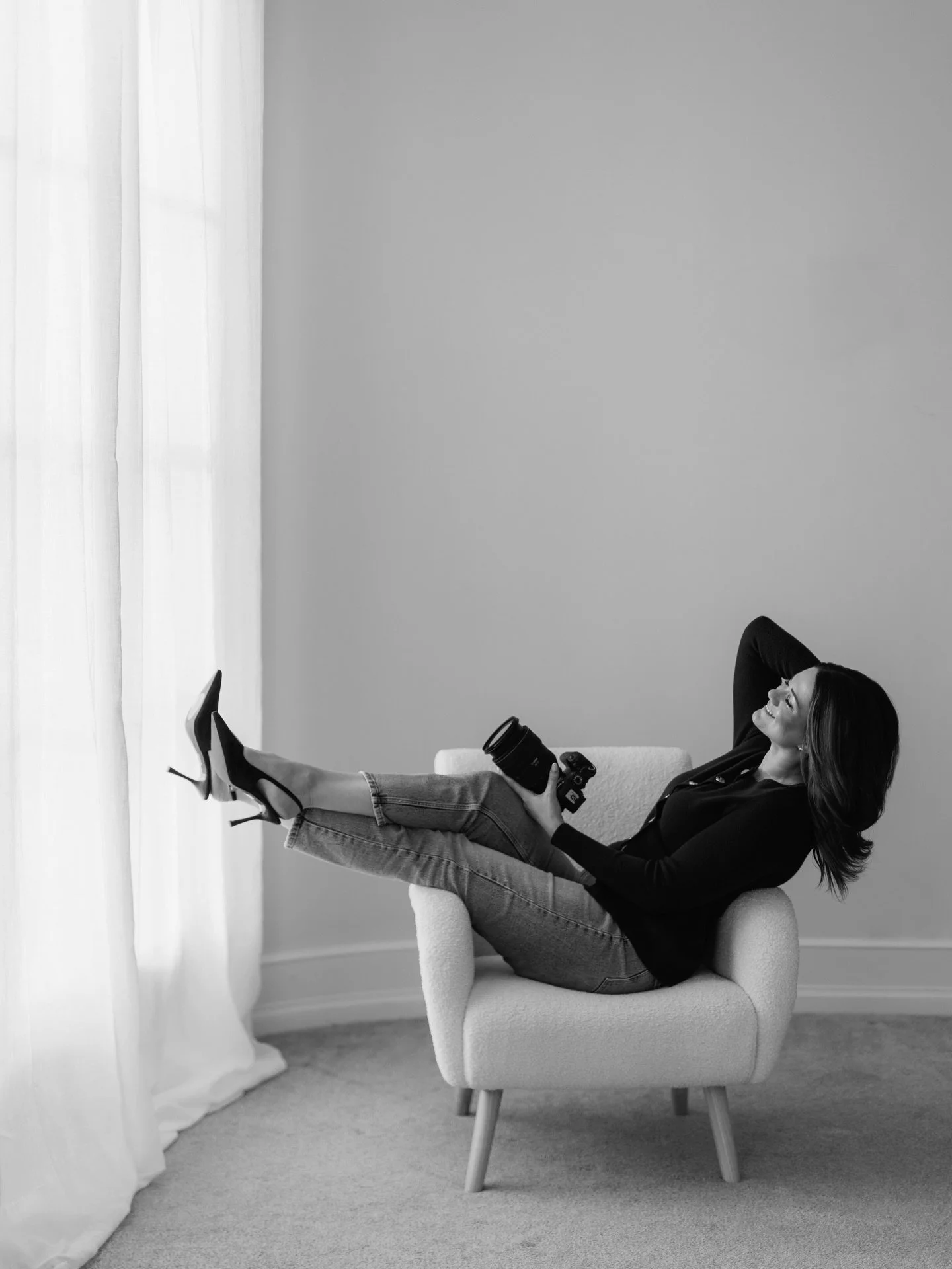 A little re-introduction from me for followers new and old ✨ @avalon_photography_uk 

I&rsquo;m Avalon, the face behind the camera and yes that is my real name!

My photography is all about natural, warm, heartfelt memories, blending candid moments w