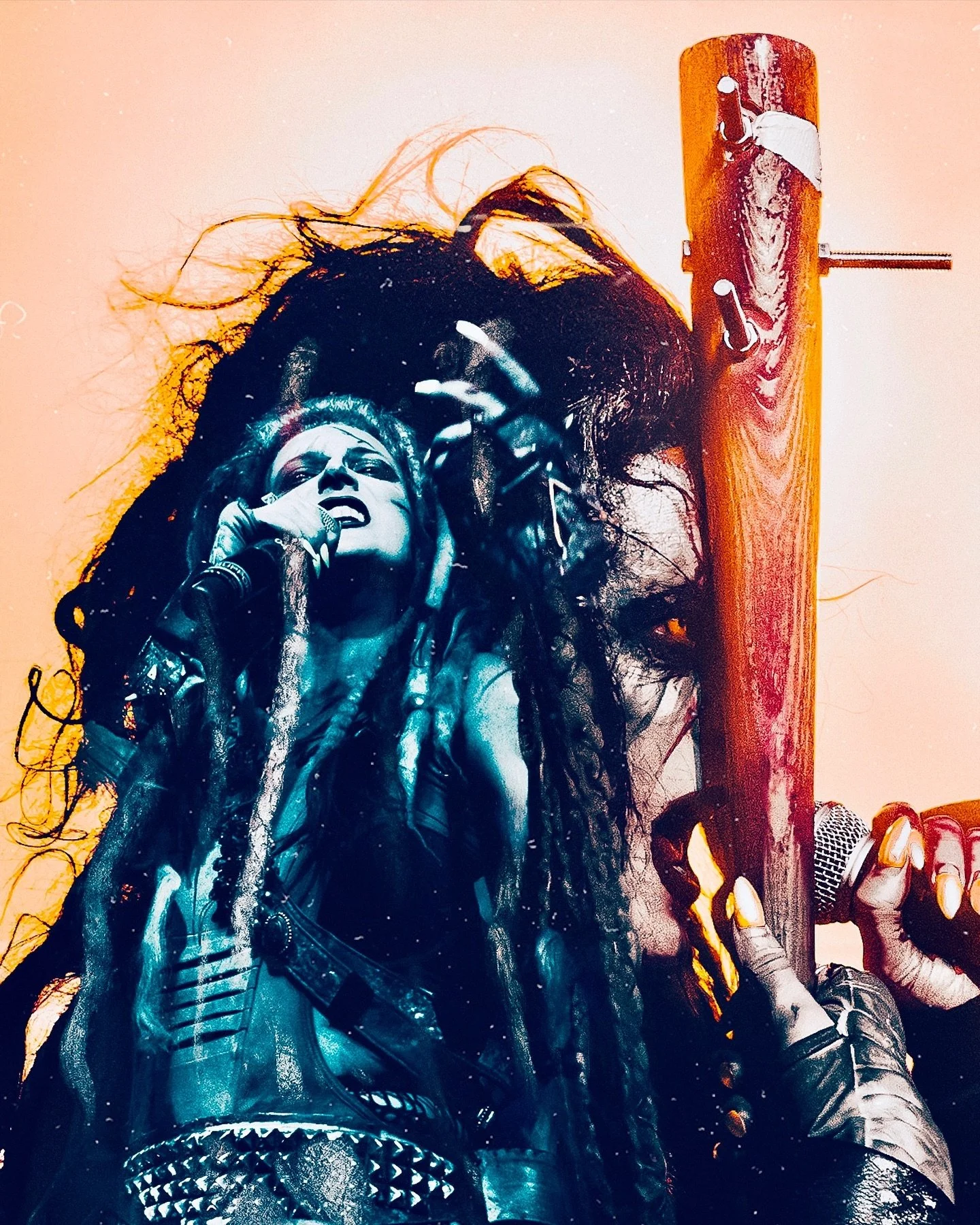 @beastoblanco supporting @thedeaddaisies at Simm City Vienna, 16.11.2024 🔥🔥🔥
@calicocooper 

#beastoblanco #calicocooper #metalmusic #metal #hardrock  #concert #concertphotography #livemusic #livemusicphotography #gig #tour #musicphotography #conc