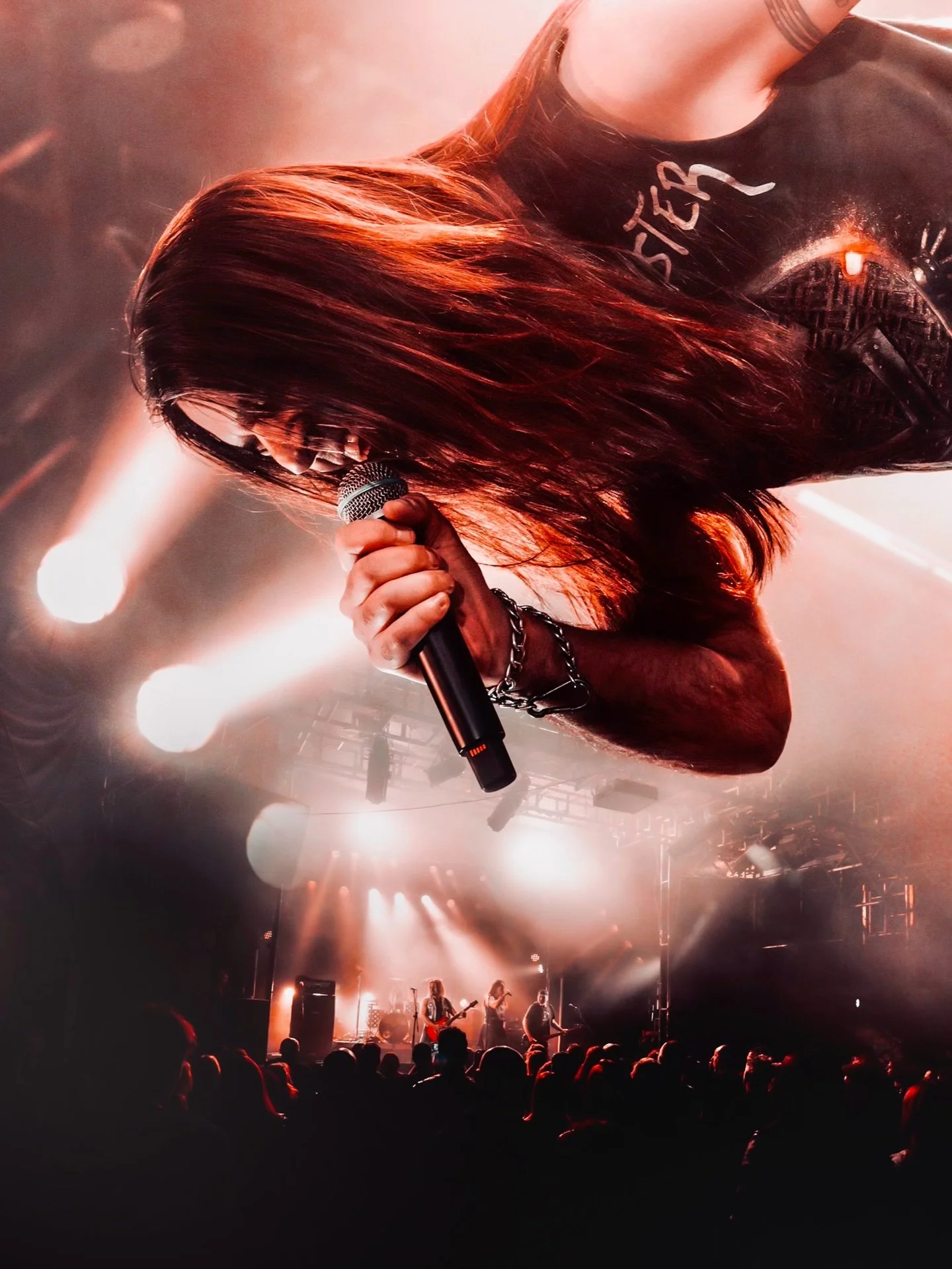 Bonfire two weeks ago at Szene Wien 🔥

#bonfire #szenewien #livemusicphotography