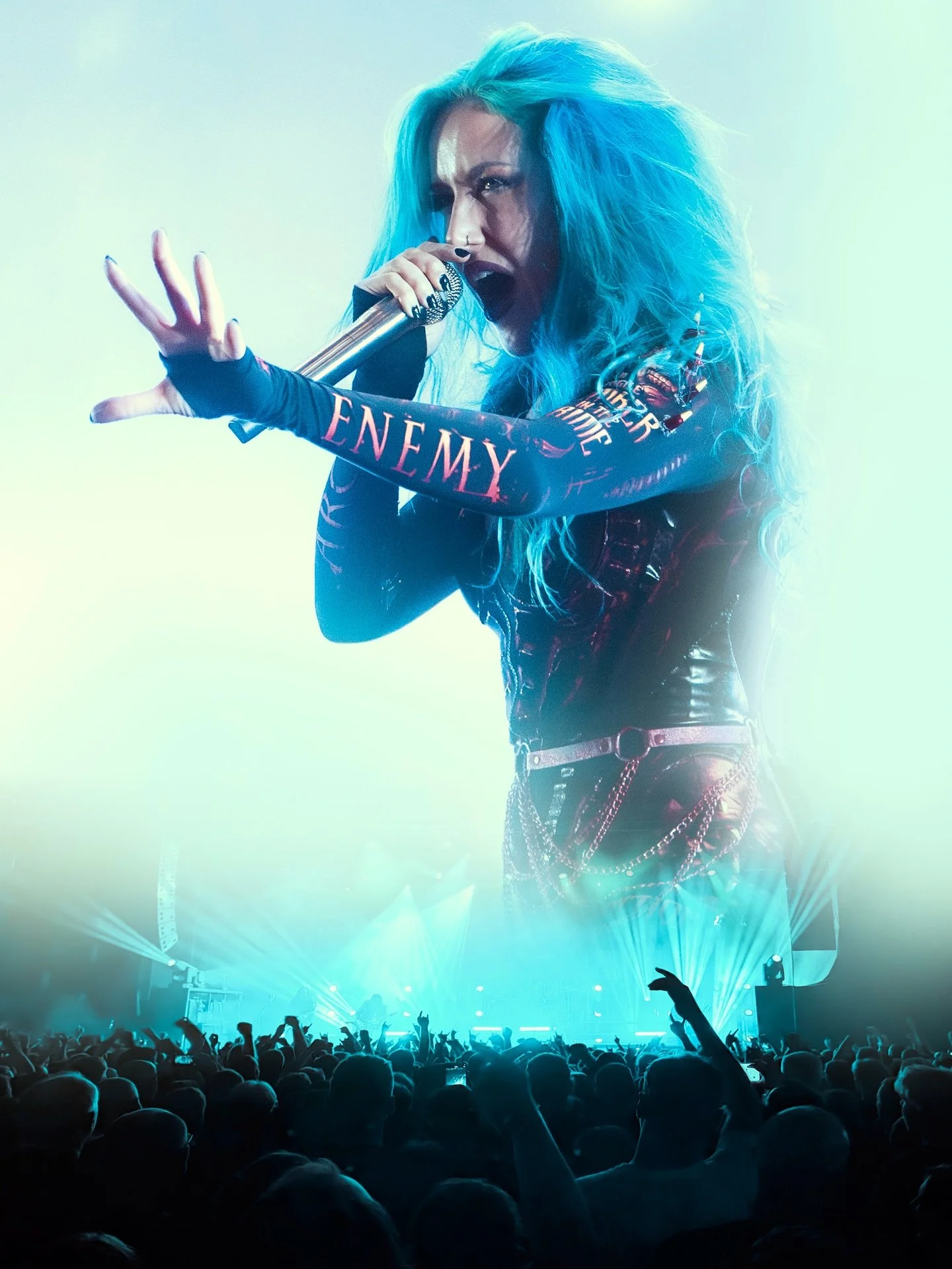 A few weeks ago I photographed Alissa White-Gluz performing with her now former band Arch Enemy in Vienna. Life moves fast &mdash; chapters close, new paths open. Watching an artist step into a fresh beginning is powerful, and I can&rsquo;t wait to s
