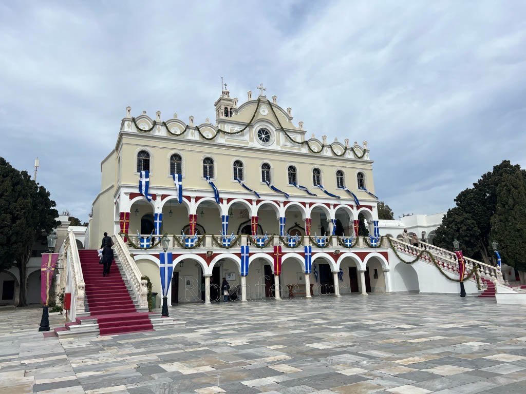 tinos-orthodoxias-107_53608039133_o.jpg